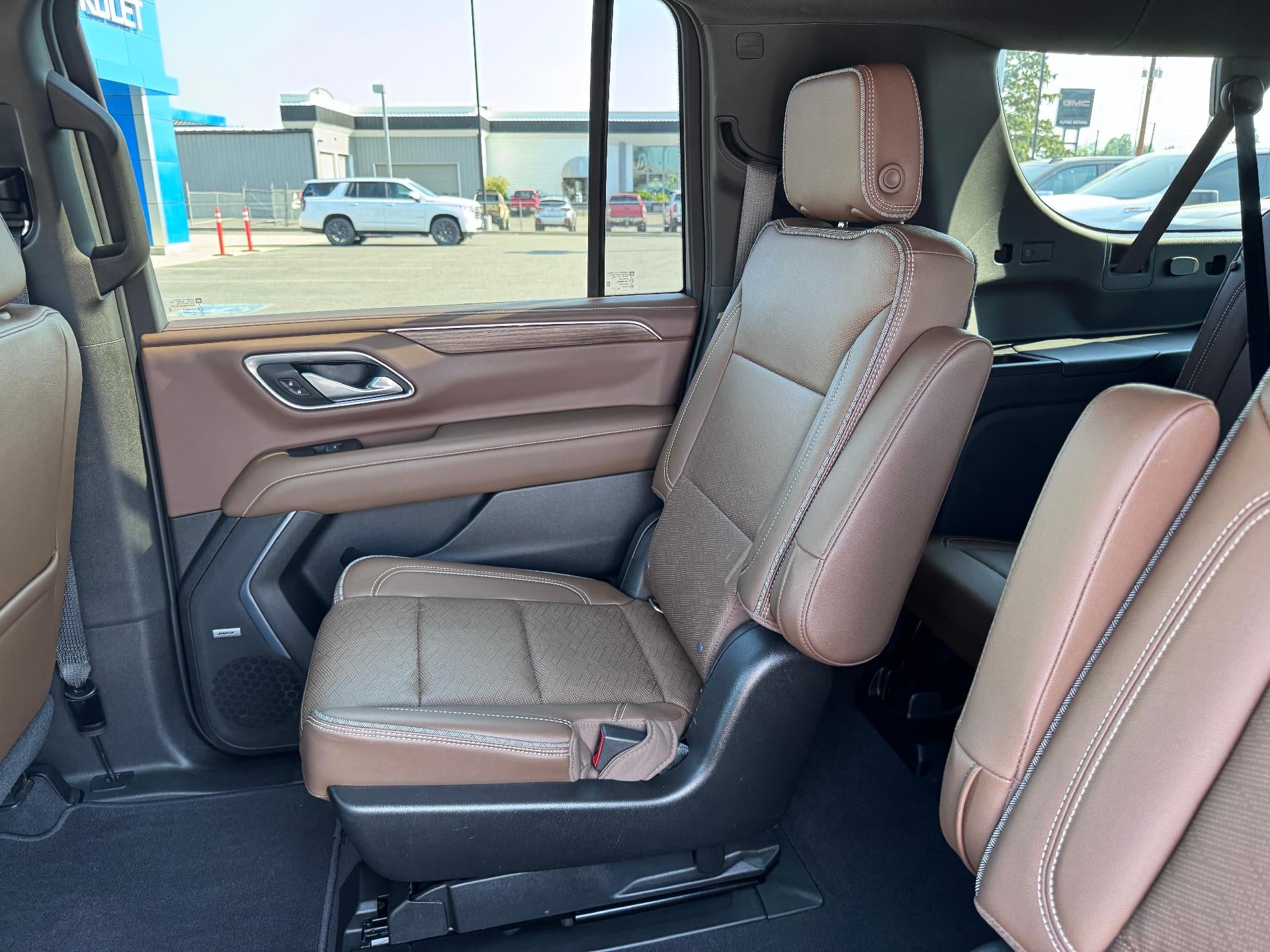 2021 Chevrolet Suburban HIGH COUNTRY / 6.2 LITER V8 / ADAPTIVE CRUISE / MAX TOW PCKG / 1 OWNER TRADE