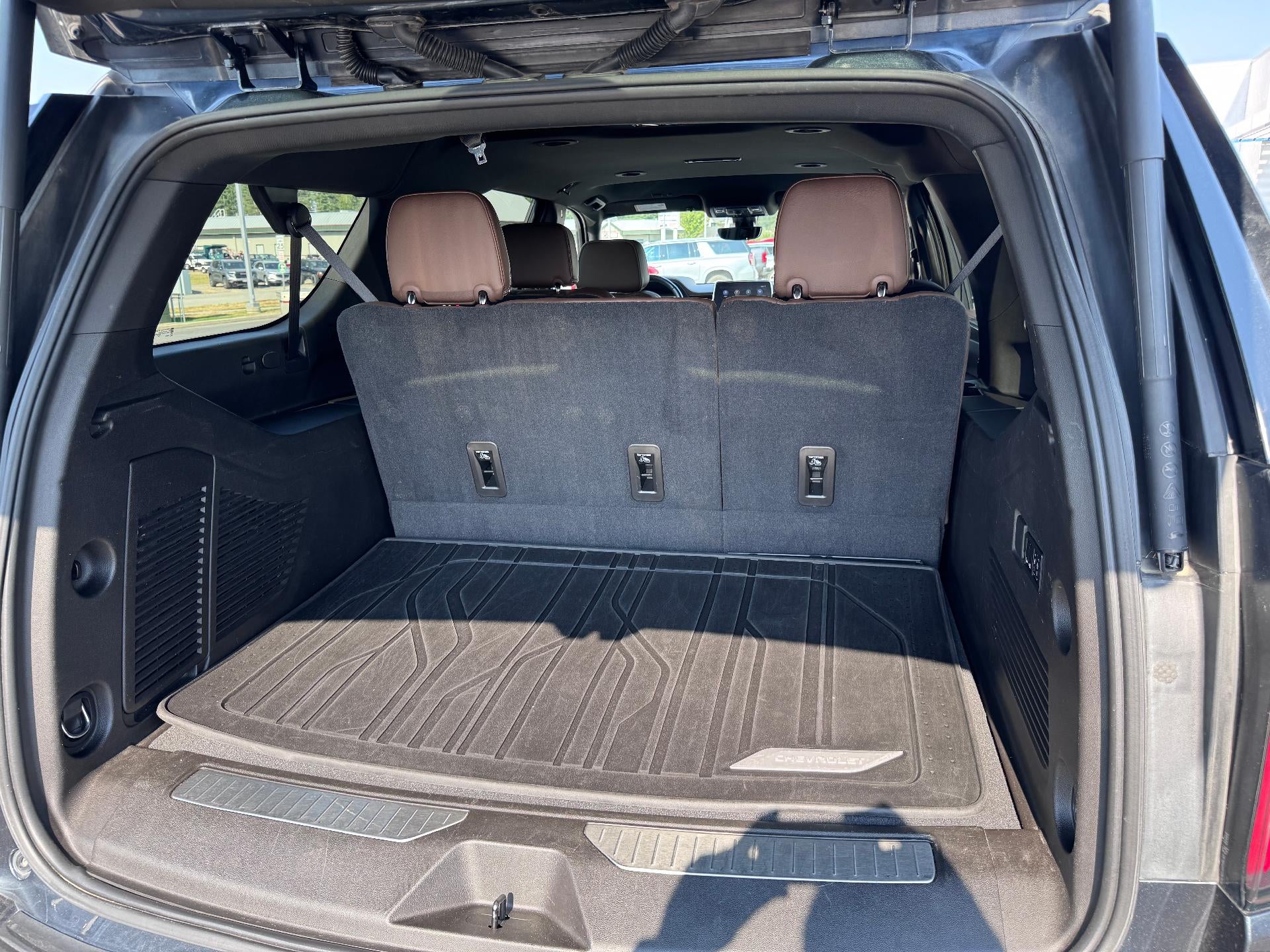 2021 Chevrolet Suburban HIGH COUNTRY / 6.2 LITER V8 / ADAPTIVE CRUISE / MAX TOW PCKG / 1 OWNER TRADE