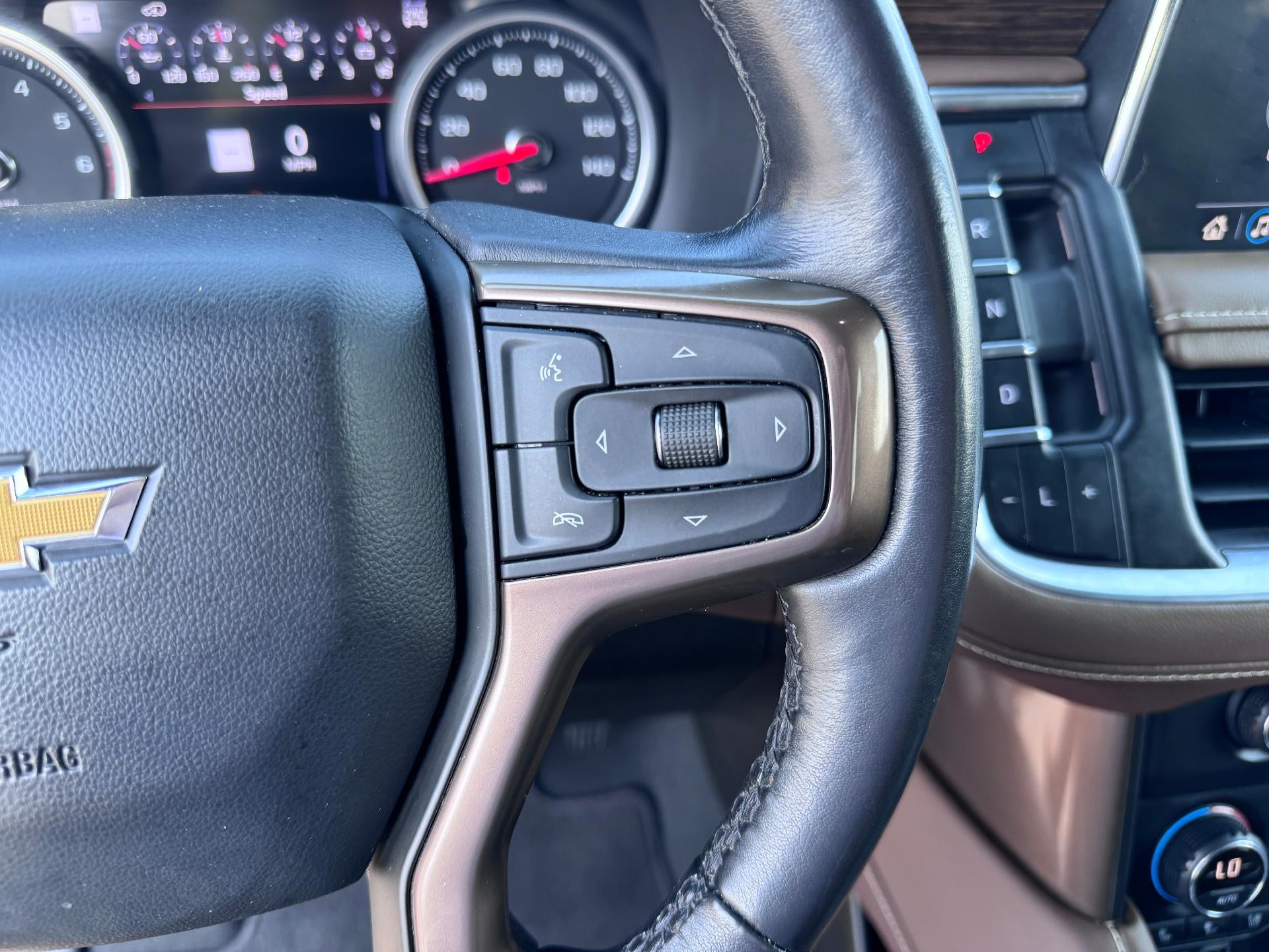 2021 Chevrolet Suburban HIGH COUNTRY / 6.2 LITER V8 / ADAPTIVE CRUISE / MAX TOW PCKG / 1 OWNER TRADE