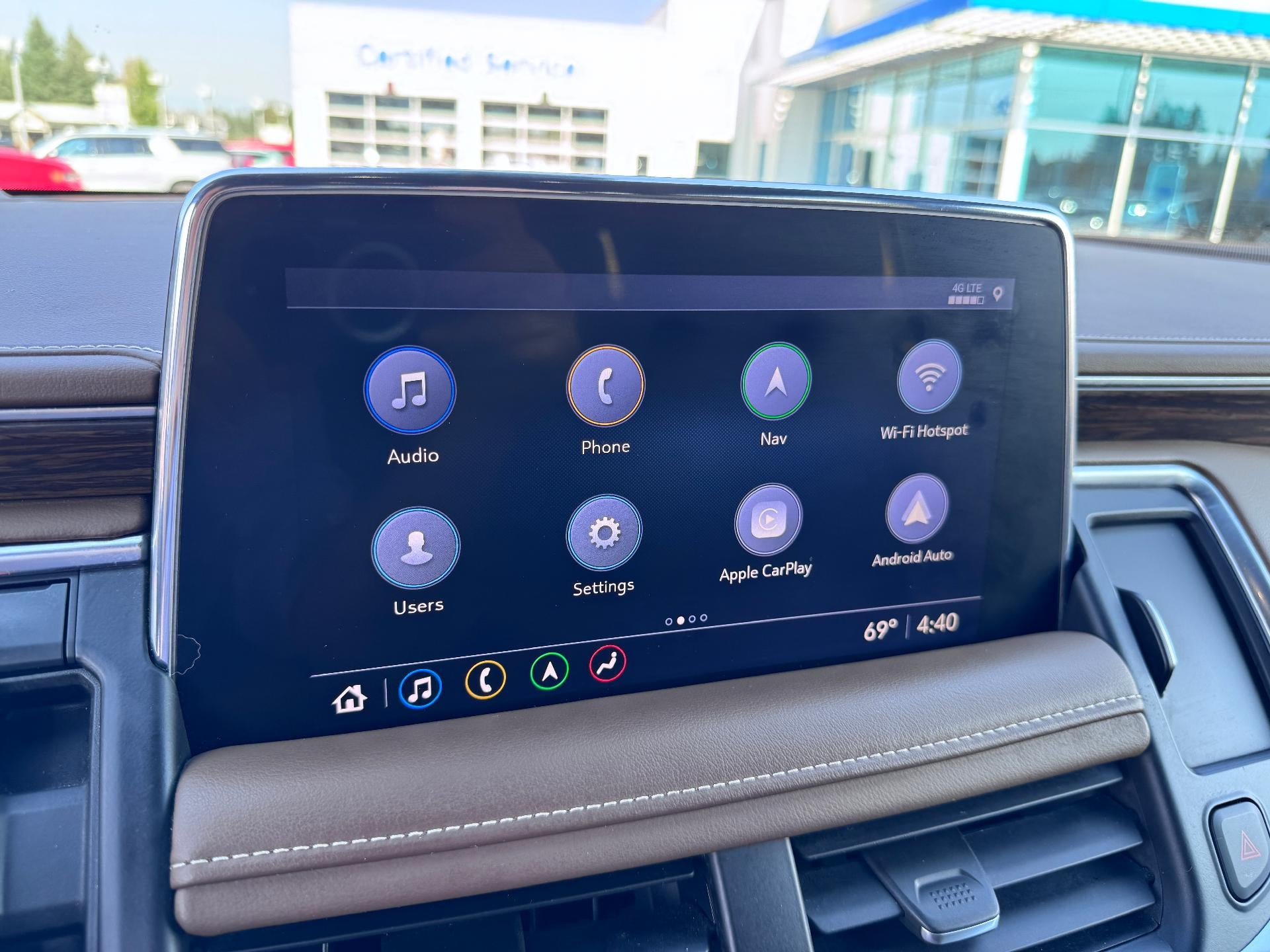 2021 Chevrolet Suburban HIGH COUNTRY / 6.2 LITER V8 / ADAPTIVE CRUISE / MAX TOW PCKG / 1 OWNER TRADE