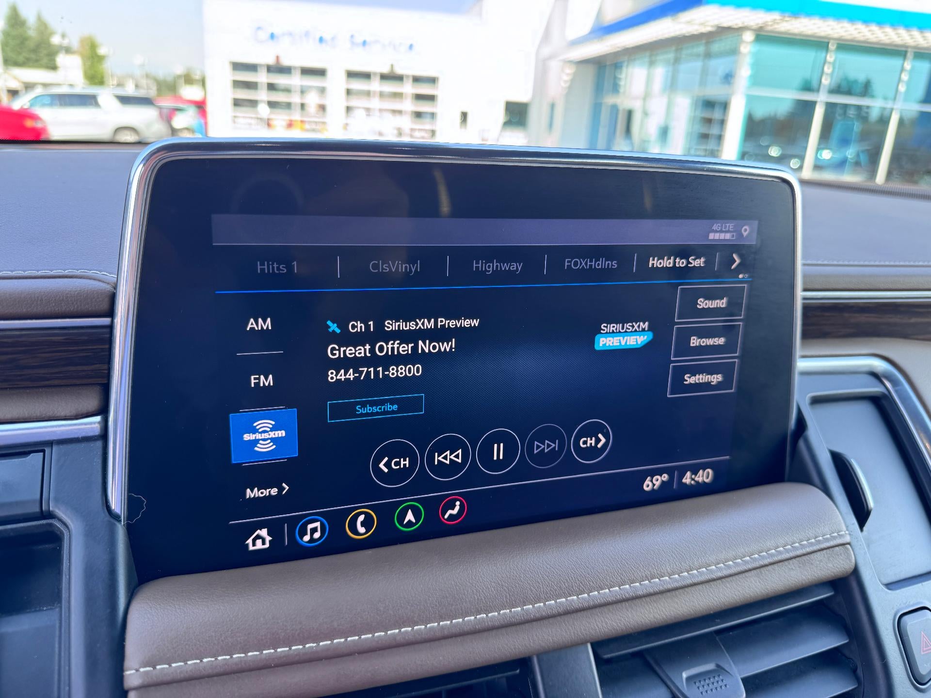 2021 Chevrolet Suburban HIGH COUNTRY / 6.2 LITER V8 / ADAPTIVE CRUISE / MAX TOW PCKG / 1 OWNER TRADE