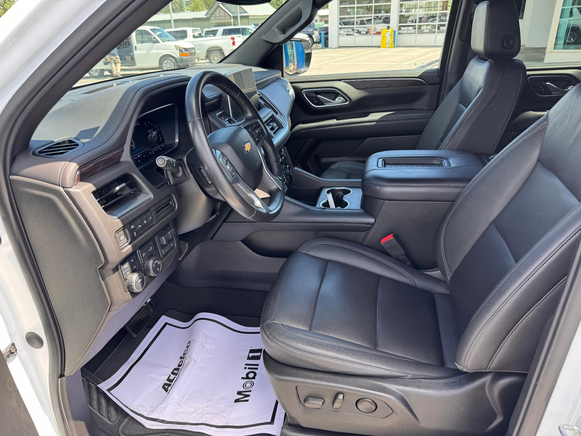 2022 Chevrolet Tahoe LT / 5.3 LITER V8 / MAX TOW PCKG / PANO SUNROOF / LOCAL TRADE / 50K MILES