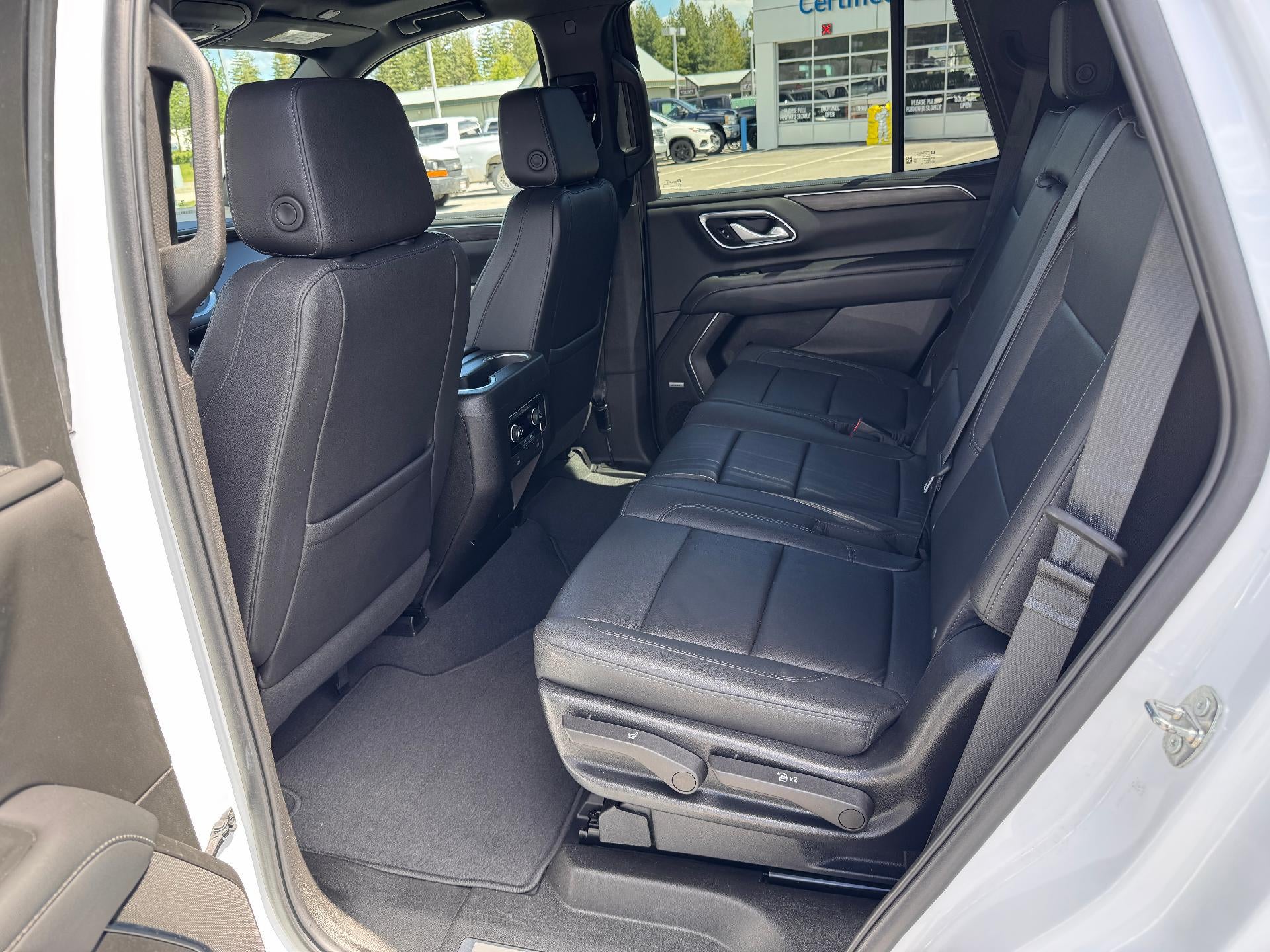 2022 Chevrolet Tahoe LT / 5.3 LITER V8 / MAX TOW PCKG / PANO SUNROOF / LOCAL TRADE / 50K MILES