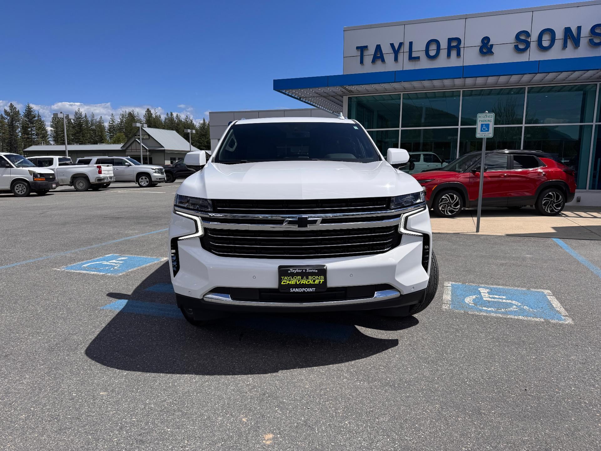 2022 Chevrolet Tahoe LT / 5.3 LITER V8 / MAX TOW PCKG / PANO SUNROOF / LOCAL TRADE / 50K MILES