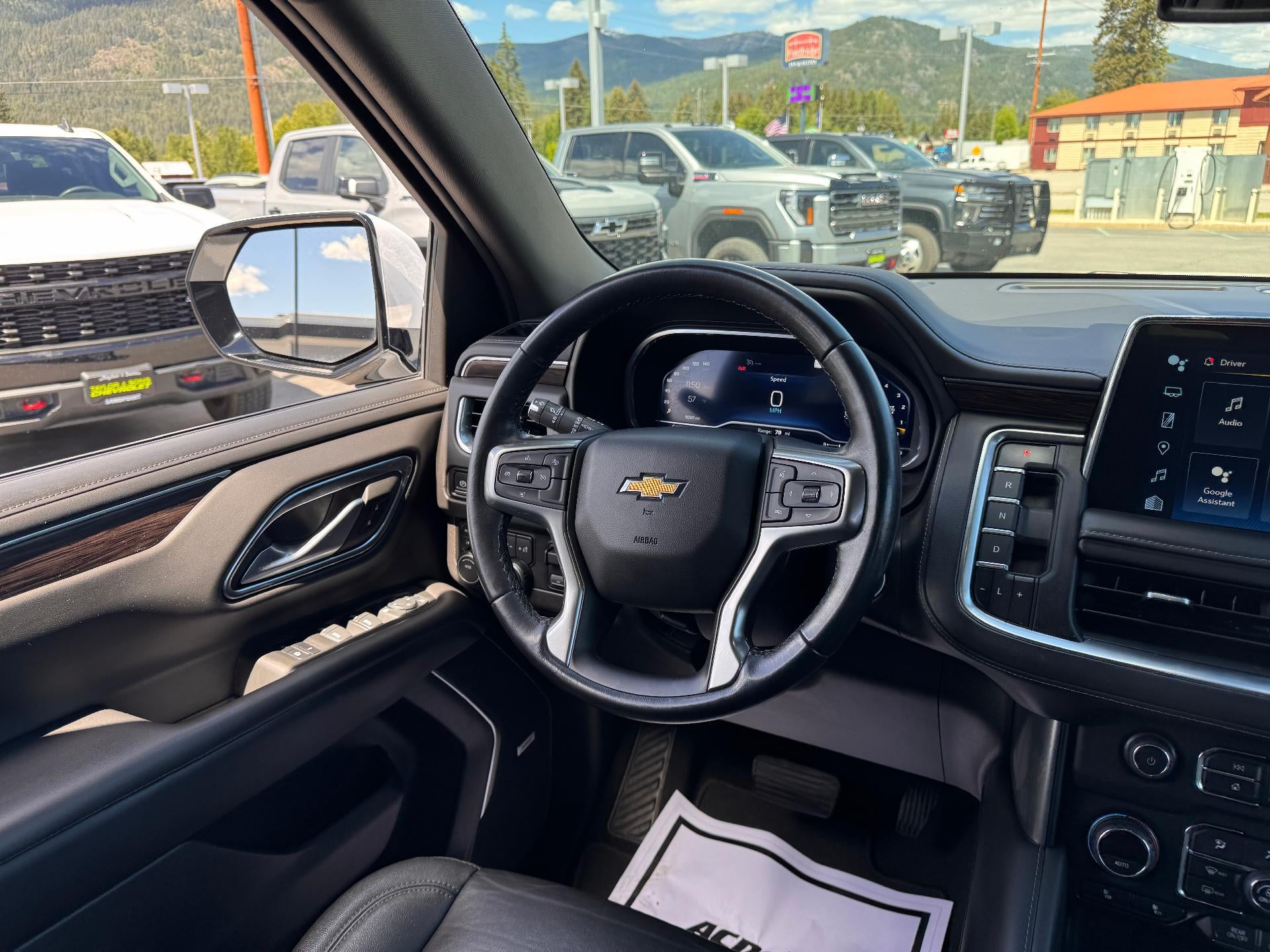 2022 Chevrolet Tahoe LT / 5.3 LITER V8 / MAX TOW PCKG / PANO SUNROOF / LOCAL TRADE / 50K MILES