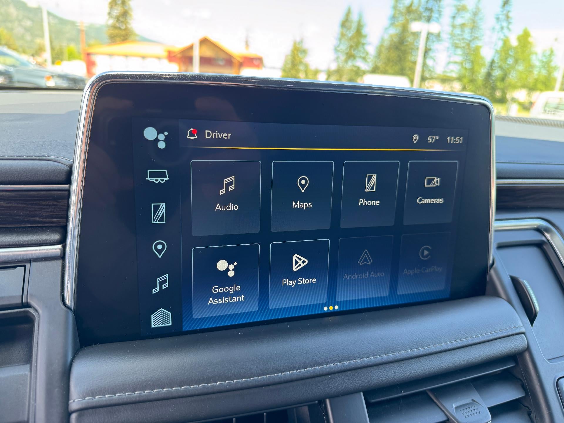 2022 Chevrolet Tahoe LT / 5.3 LITER V8 / MAX TOW PCKG / PANO SUNROOF / LOCAL TRADE / 50K MILES