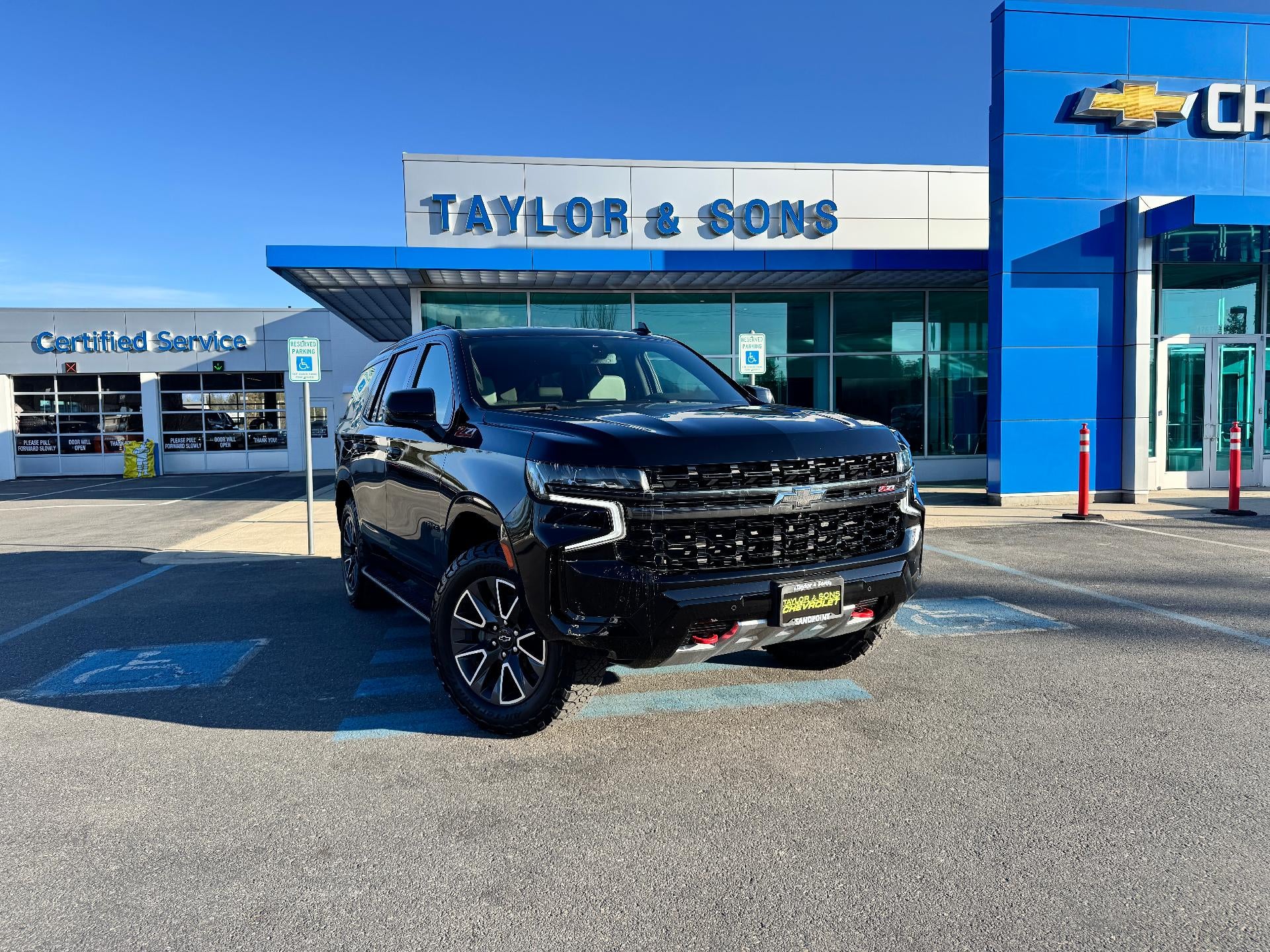 2022 Chevrolet Tahoe Z71 OFF ROAD / 5.3 LITER V8 / PANO SUNROOF / MAX TOW / LUXURY PCKG / LOCAL TRADE