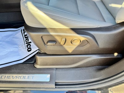 2022 Chevrolet Tahoe Z71 OFF ROAD / 5.3 LITER V8 / PANO SUNROOF / MAX TOW / LUXURY PCKG / LOCAL TRADE