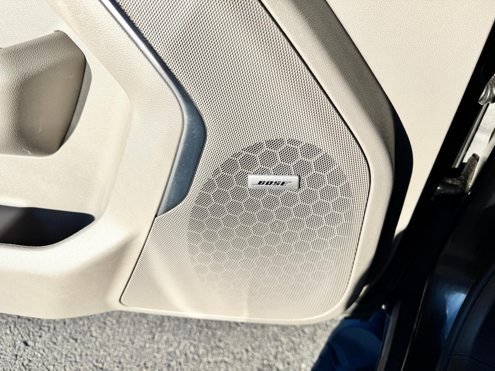 2022 Chevrolet Tahoe Z71 OFF ROAD / 5.3 LITER V8 / PANO SUNROOF / MAX TOW / LUXURY PCKG / LOCAL TRADE