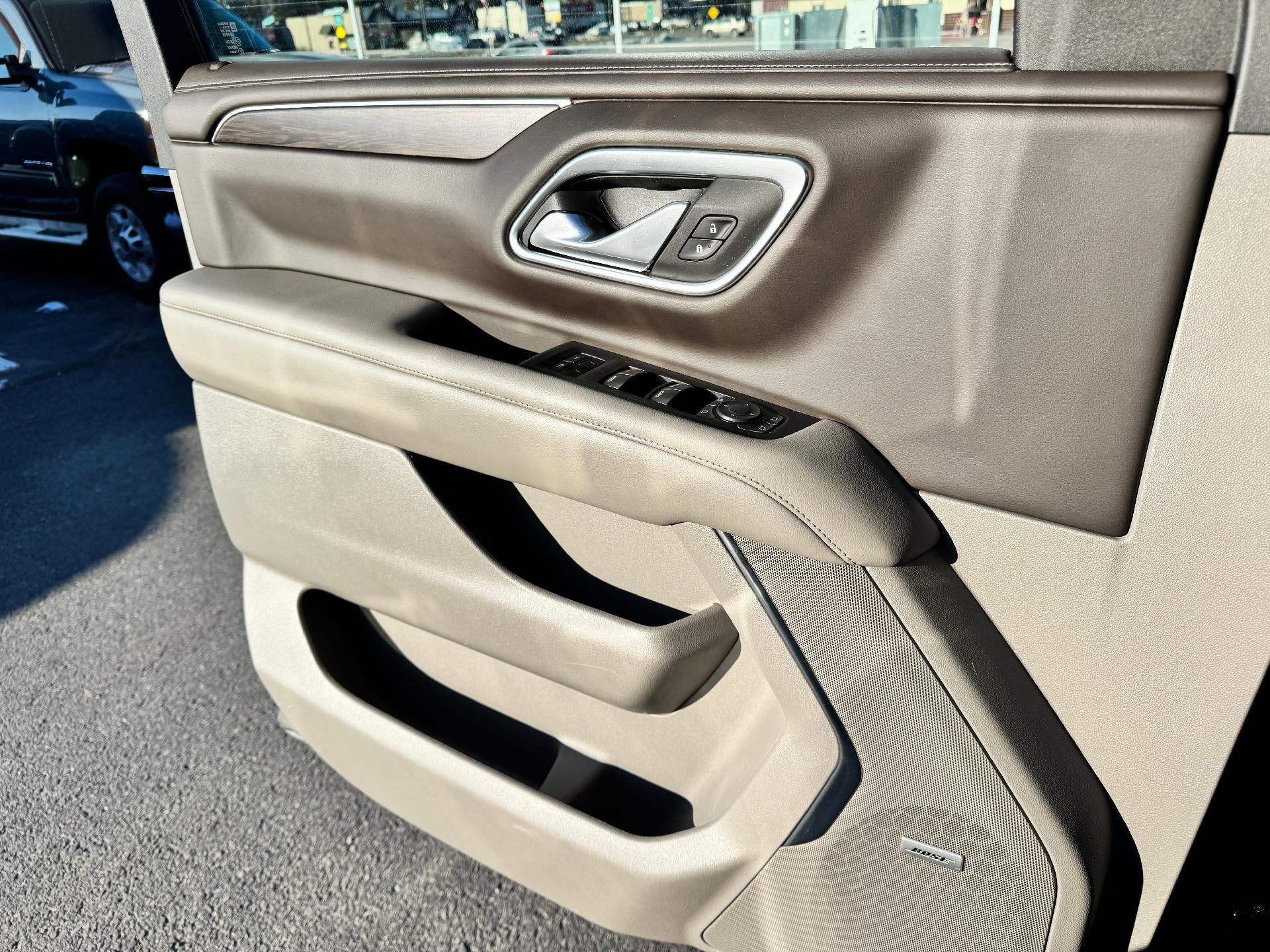 2022 Chevrolet Tahoe Z71 OFF ROAD / 5.3 LITER V8 / PANO SUNROOF / MAX TOW / LUXURY PCKG / LOCAL TRADE