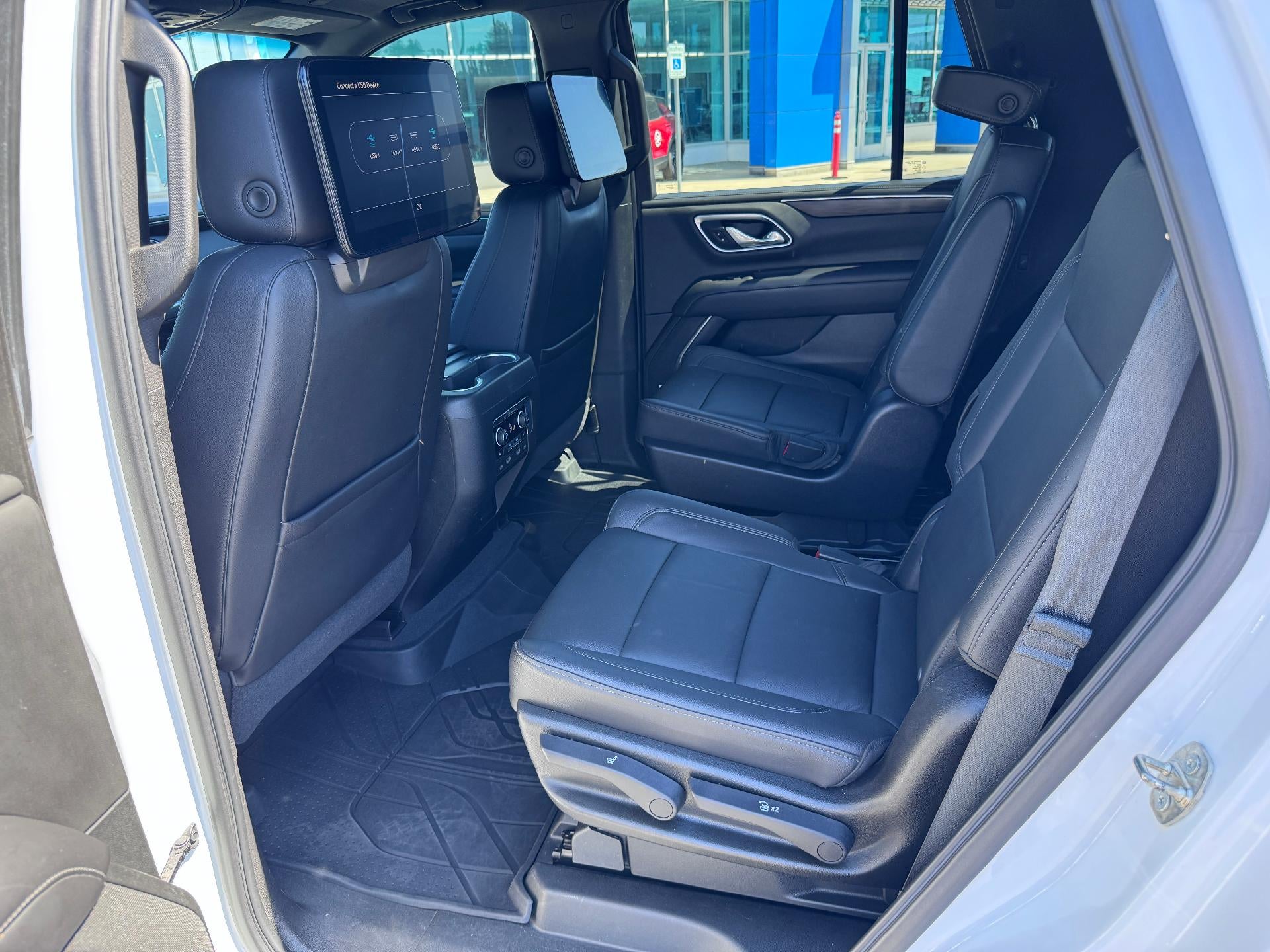 2021 Chevrolet Tahoe Z71 OFF ROAD / 5.3 LITER V8 / LUXURY PCKG / PANO SUNROOF / MAX TOW / 60K MILES