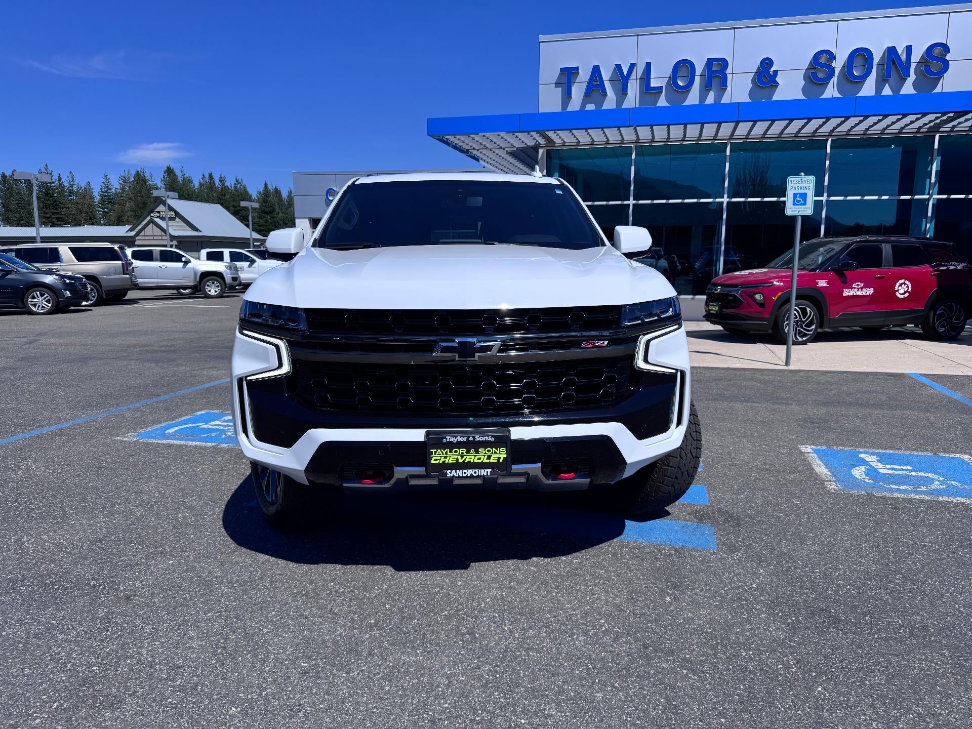 2021 Chevrolet Tahoe Z71 OFF ROAD / 5.3 LITER V8 / LUXURY PCKG / PANO SUNROOF / MAX TOW / 60K MILES