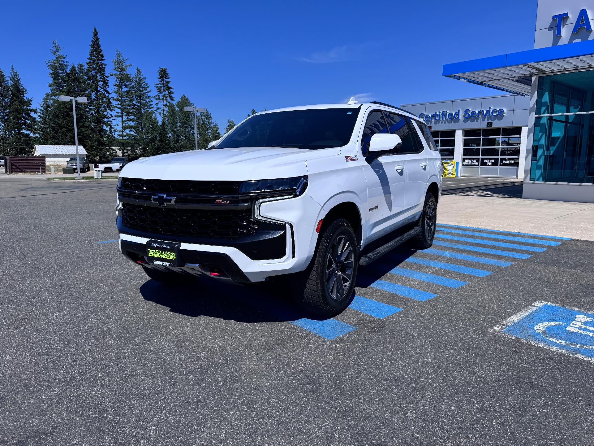 2021 Chevrolet Tahoe Z71 OFF ROAD / 5.3 LITER V8 / LUXURY PCKG / PANO SUNROOF / MAX TOW / 60K MILES