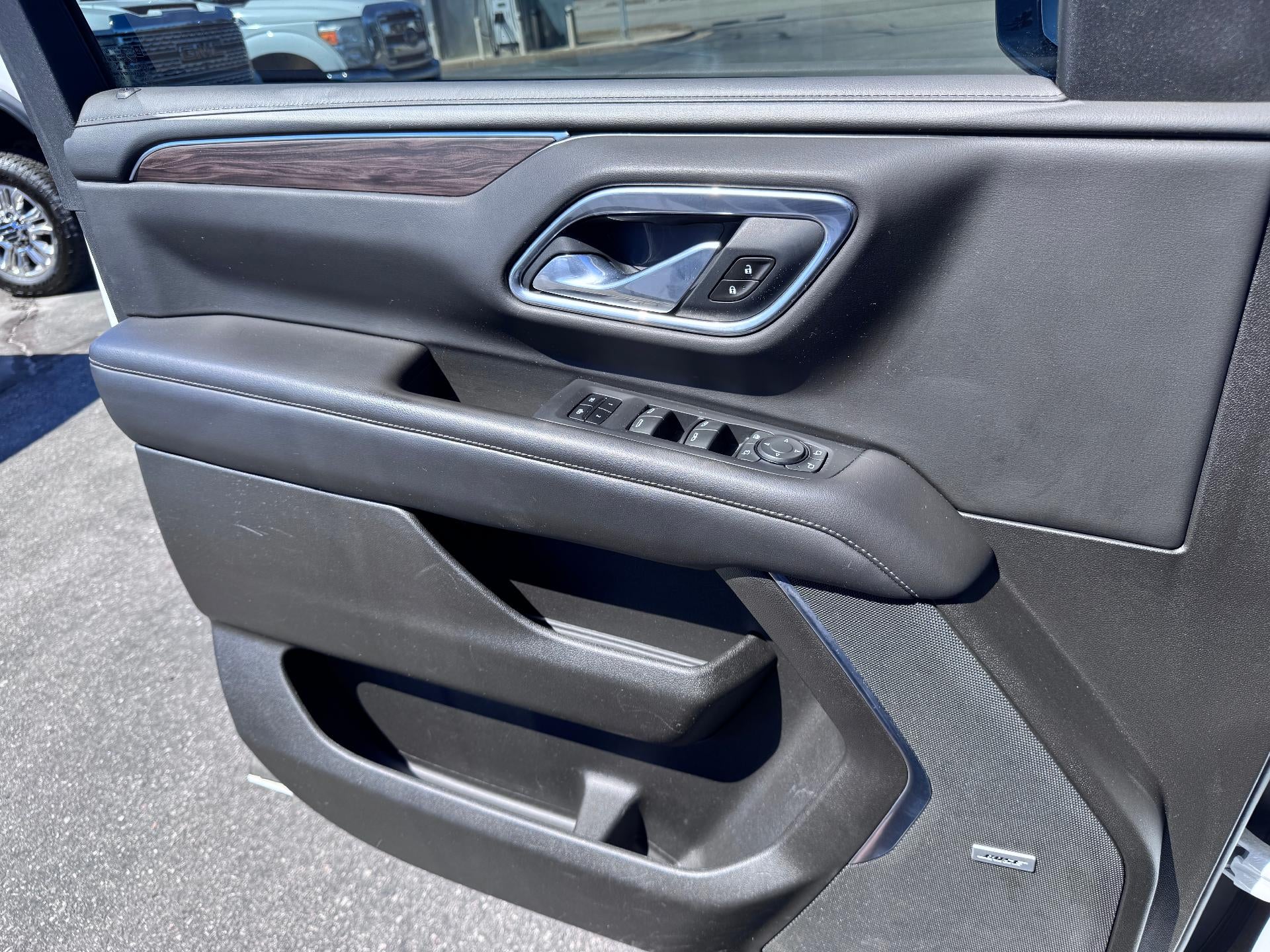 2021 Chevrolet Tahoe Z71 OFF ROAD / 5.3 LITER V8 / LUXURY PCKG / PANO SUNROOF / MAX TOW / 60K MILES