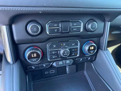 2021 Chevrolet Tahoe Z71 OFF ROAD / 5.3 LITER V8 / LUXURY PCKG / PANO SUNROOF / MAX TOW / 60K MILES