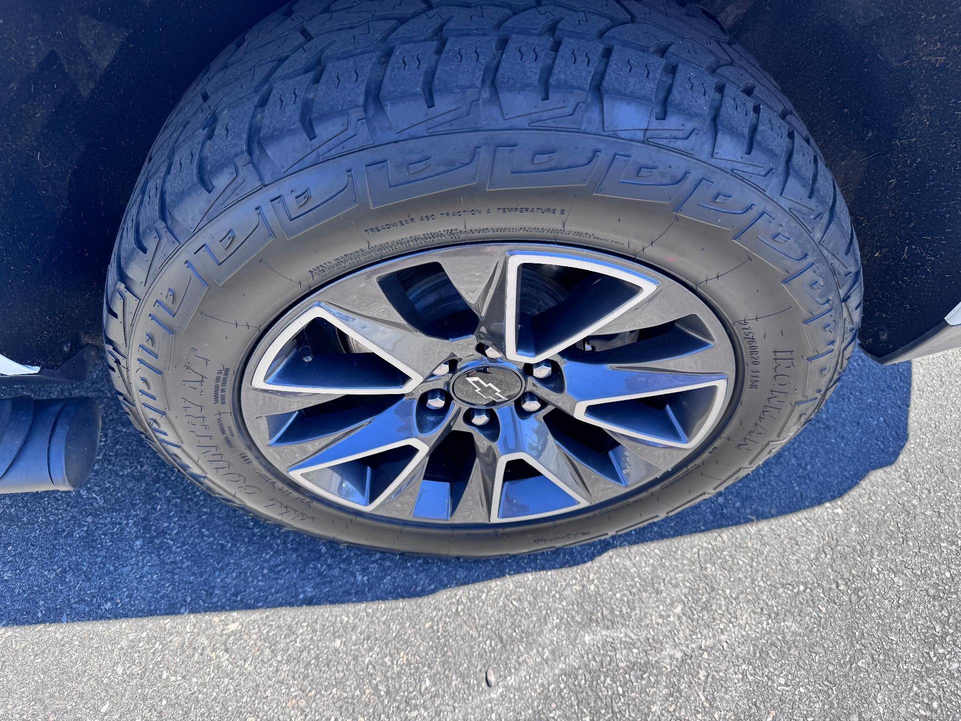 2021 Chevrolet Tahoe Z71 OFF ROAD / 5.3 LITER V8 / LUXURY PCKG / PANO SUNROOF / MAX TOW / 60K MILES