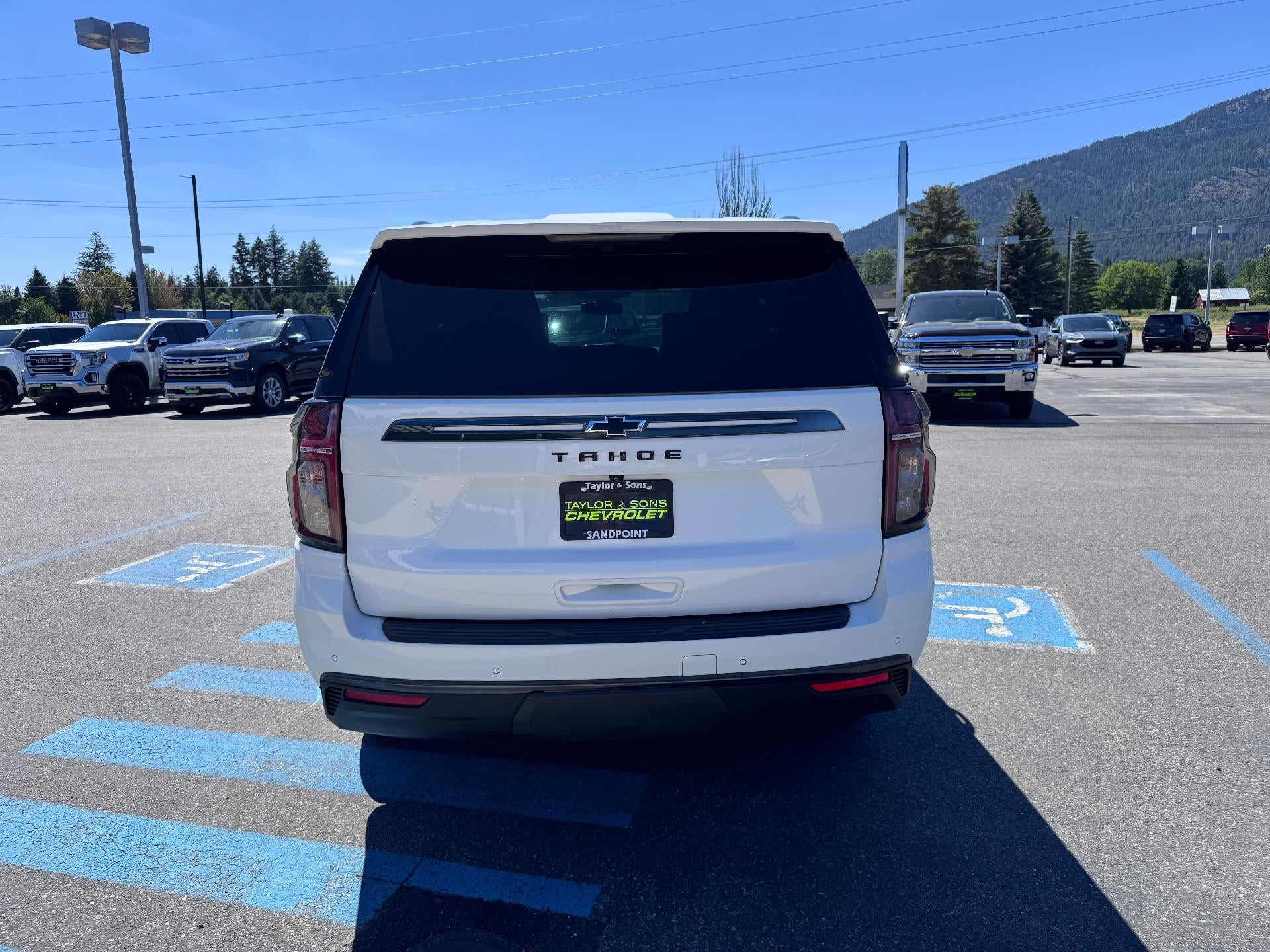 2021 Chevrolet Tahoe Z71 OFF ROAD / 5.3 LITER V8 / LUXURY PCKG / PANO SUNROOF / MAX TOW / 60K MILES