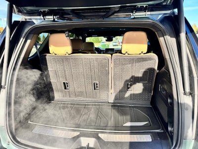 2024 Chevrolet Tahoe PREMIER / 6.2 LITER V8 / MAX TOW PCKG / SURROUND VISION / 1 OWNER / 23K MILES