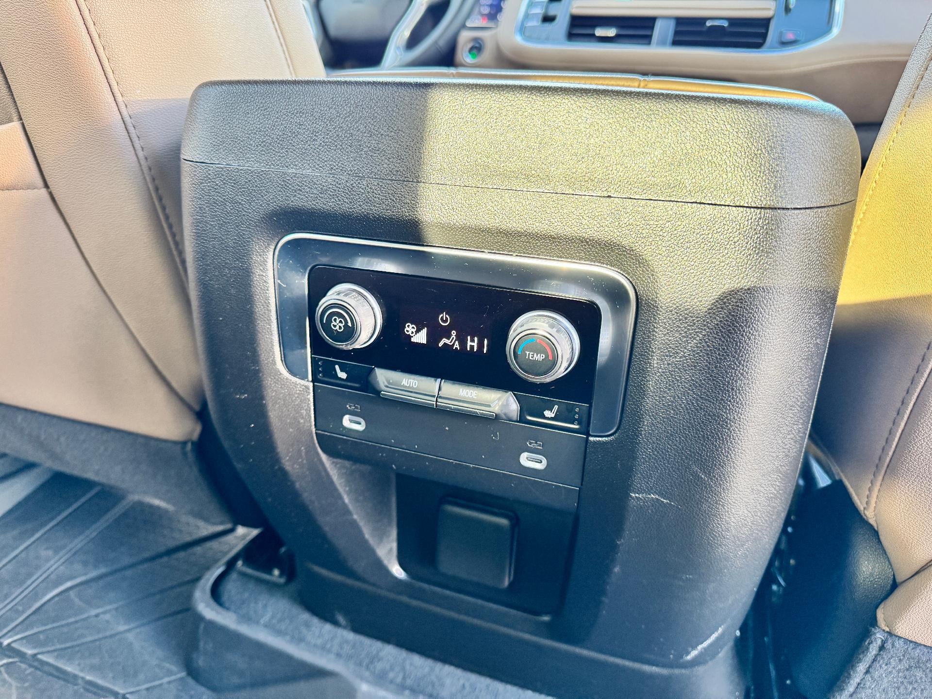 2024 Chevrolet Tahoe PREMIER / 6.2 LITER V8 / MAX TOW PCKG / SURROUND VISION / 1 OWNER / 23K MILES