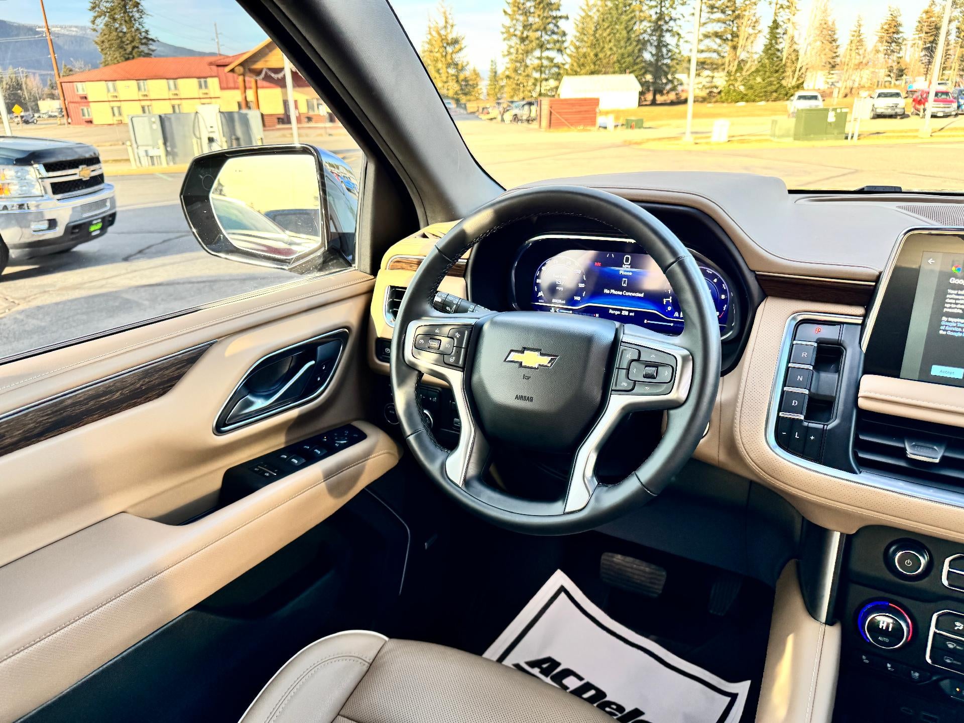 2024 Chevrolet Tahoe PREMIER / 6.2 LITER V8 / MAX TOW PCKG / SURROUND VISION / 1 OWNER / 23K MILES