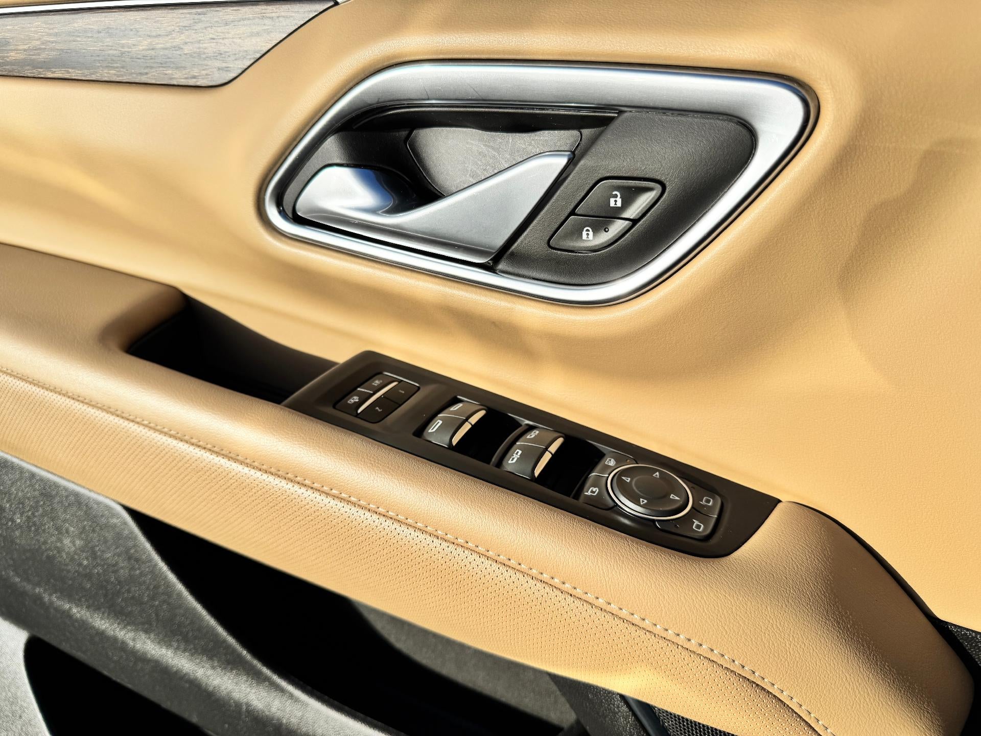 2024 Chevrolet Tahoe PREMIER / 6.2 LITER V8 / MAX TOW PCKG / SURROUND VISION / 1 OWNER / 23K MILES