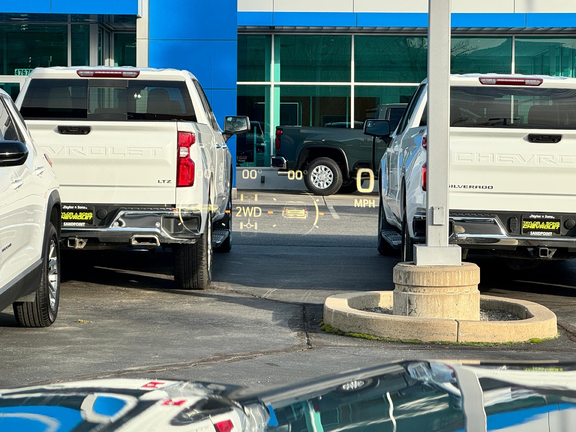 2024 Chevrolet Tahoe PREMIER / 6.2 LITER V8 / MAX TOW PCKG / SURROUND VISION / 1 OWNER / 23K MILES