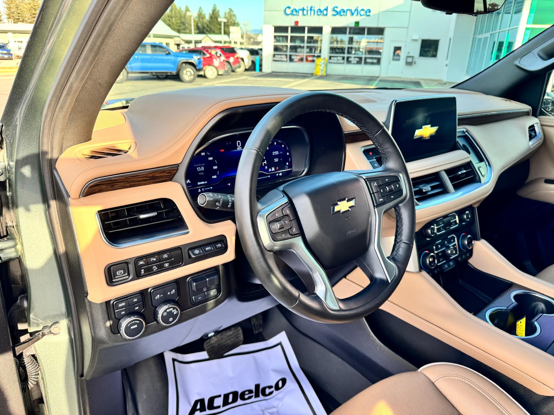 2024 Chevrolet Tahoe PREMIER / 6.2 LITER V8 / MAX TOW PCKG / SURROUND VISION / 1 OWNER / 23K MILES