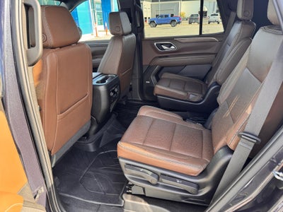 2023 Chevrolet Tahoe HIGH COUNTRY / 6.2 LITER V8 / PANO SUNROOF / 1 OWNER / LOCAL TRADE