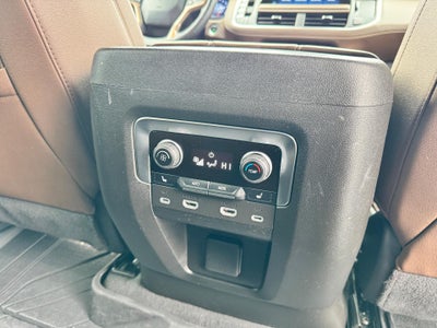 2024 Chevrolet Tahoe HIGH COUNTRY / 6.2 LITER V8 / PANO SUNROOF / SUPER CRUISE / REAR MEDIA / 1 OWNER / 15K MILES