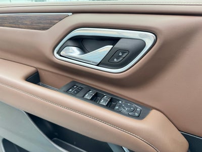 2024 Chevrolet Tahoe HIGH COUNTRY / 6.2 LITER V8 / PANO SUNROOF / SUPER CRUISE / REAR MEDIA / 1 OWNER / 15K MILES