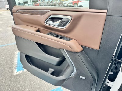 2024 Chevrolet Tahoe HIGH COUNTRY / 6.2 LITER V8 / PANO SUNROOF / SUPER CRUISE / REAR MEDIA / 1 OWNER / 15K MILES