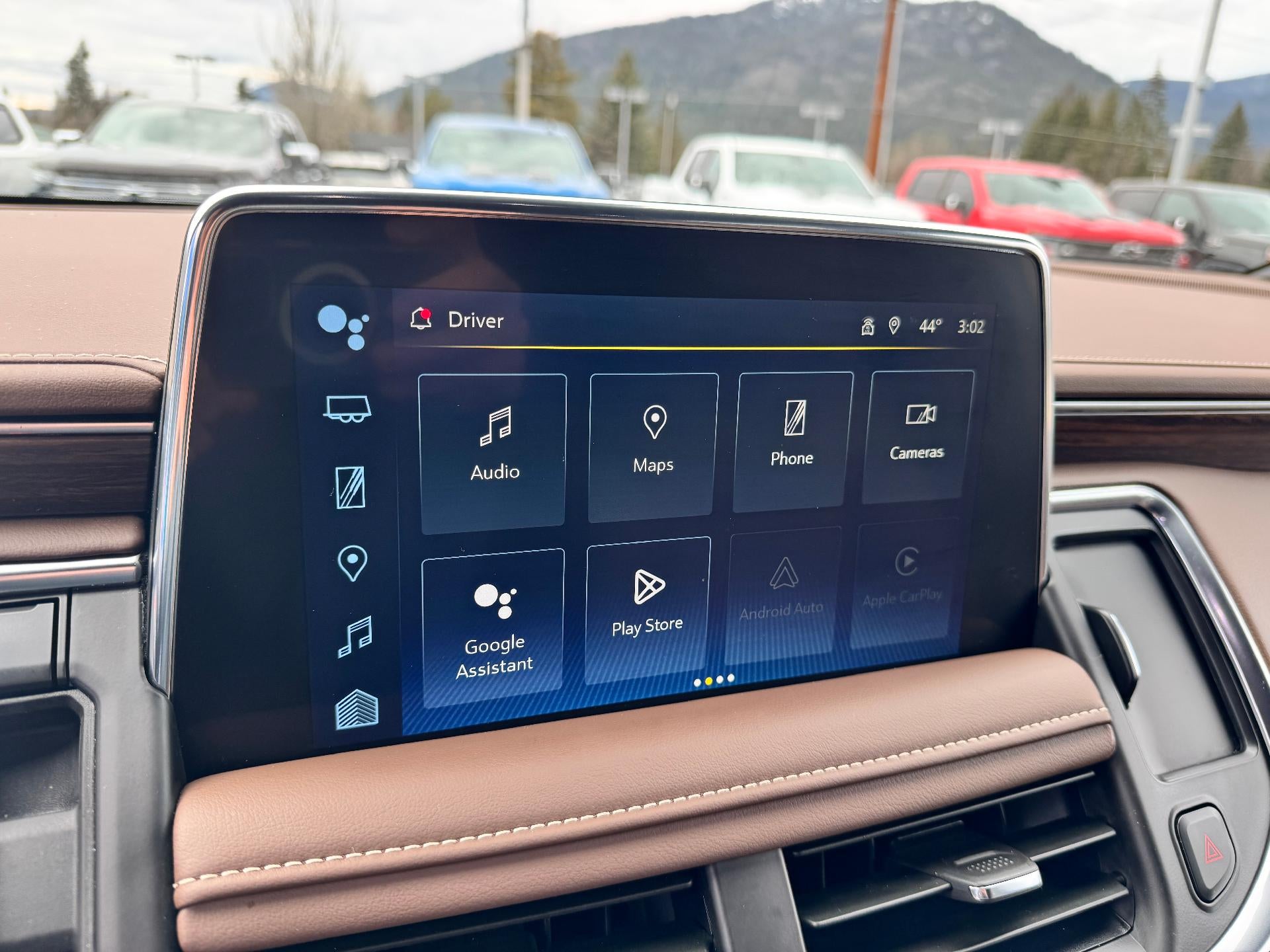 2024 Chevrolet Tahoe HIGH COUNTRY / 6.2 LITER V8 / PANO SUNROOF / SUPER CRUISE / REAR MEDIA / 1 OWNER / 15K MILES