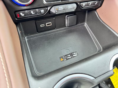 2024 Chevrolet Tahoe HIGH COUNTRY / 6.2 LITER V8 / PANO SUNROOF / SUPER CRUISE / REAR MEDIA / 1 OWNER / 15K MILES