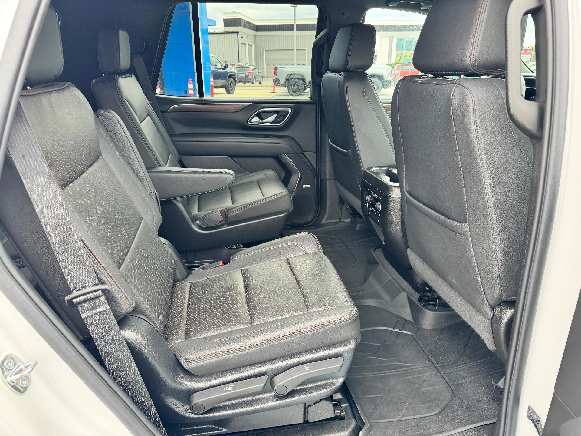 2024 Chevrolet Tahoe HIGH COUNTRY / 6.2 LITER V8 / ADAPTIVE CRUISE / 1 OWNER / LOCAL TRADE