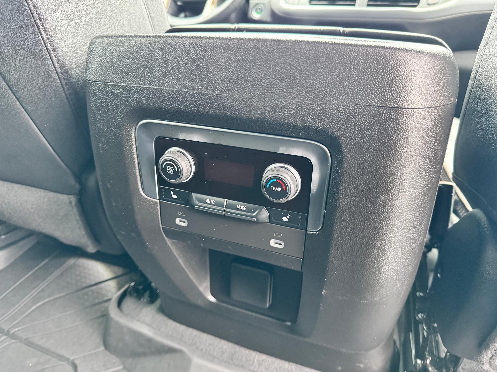 2024 Chevrolet Tahoe HIGH COUNTRY / 6.2 LITER V8 / ADAPTIVE CRUISE / 1 OWNER / LOCAL TRADE