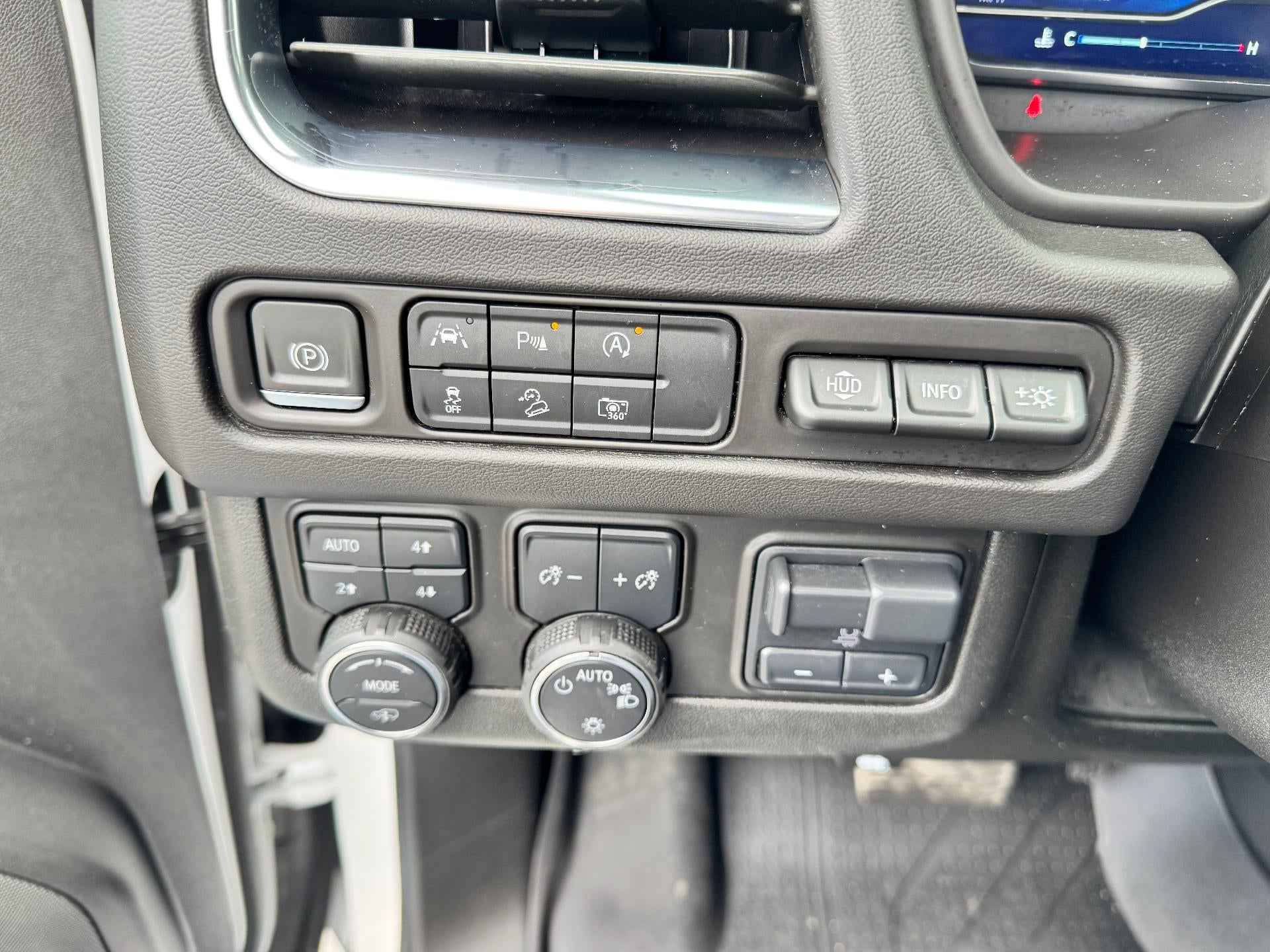 2024 Chevrolet Tahoe HIGH COUNTRY / 6.2 LITER V8 / ADAPTIVE CRUISE / 1 OWNER / LOCAL TRADE