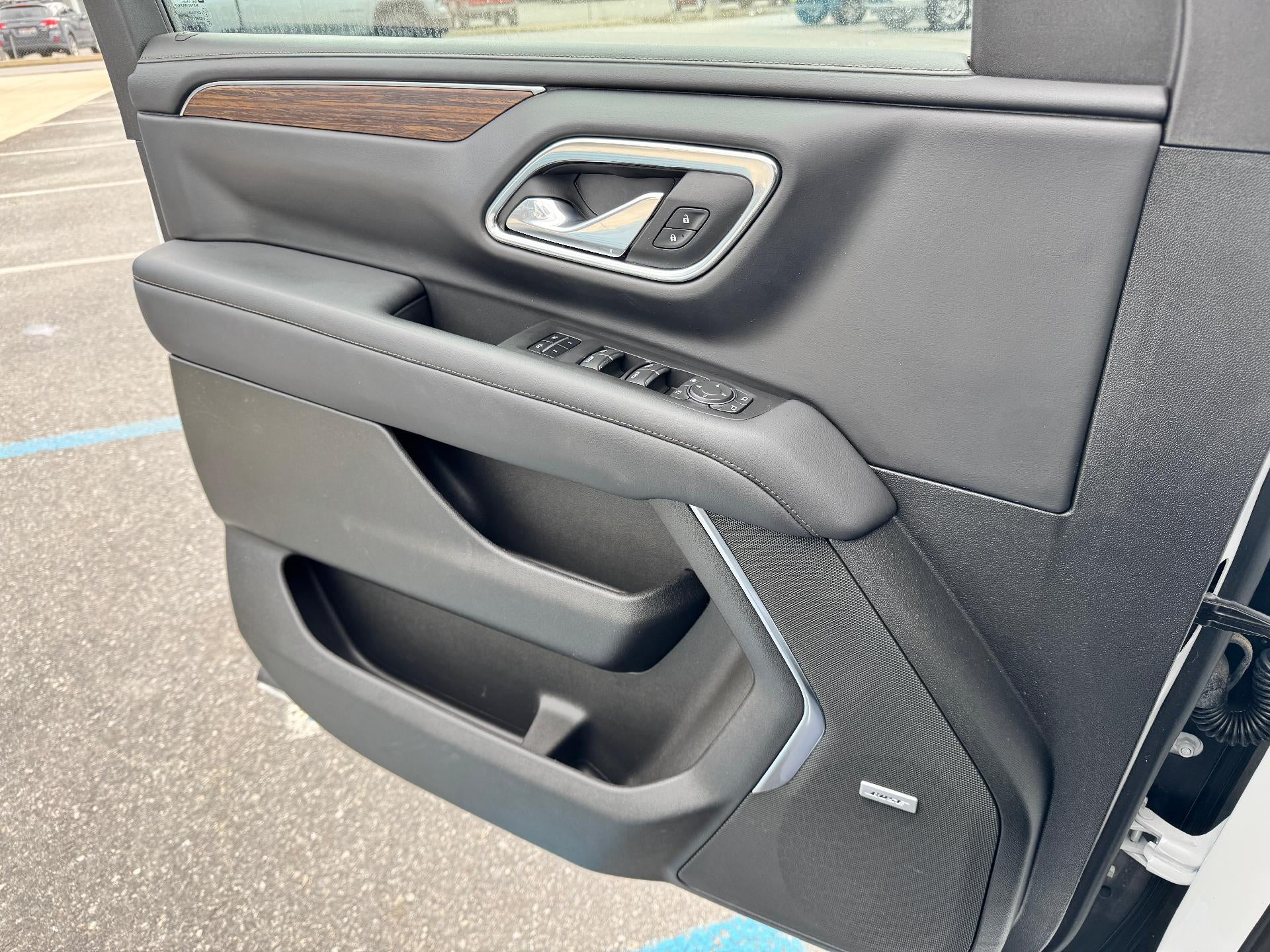 2024 Chevrolet Tahoe HIGH COUNTRY / 6.2 LITER V8 / ADAPTIVE CRUISE / 1 OWNER / LOCAL TRADE