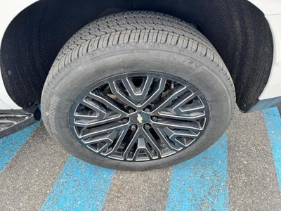 2024 Chevrolet Tahoe HIGH COUNTRY / 6.2 LITER V8 / ADAPTIVE CRUISE / 1 OWNER / LOCAL TRADE