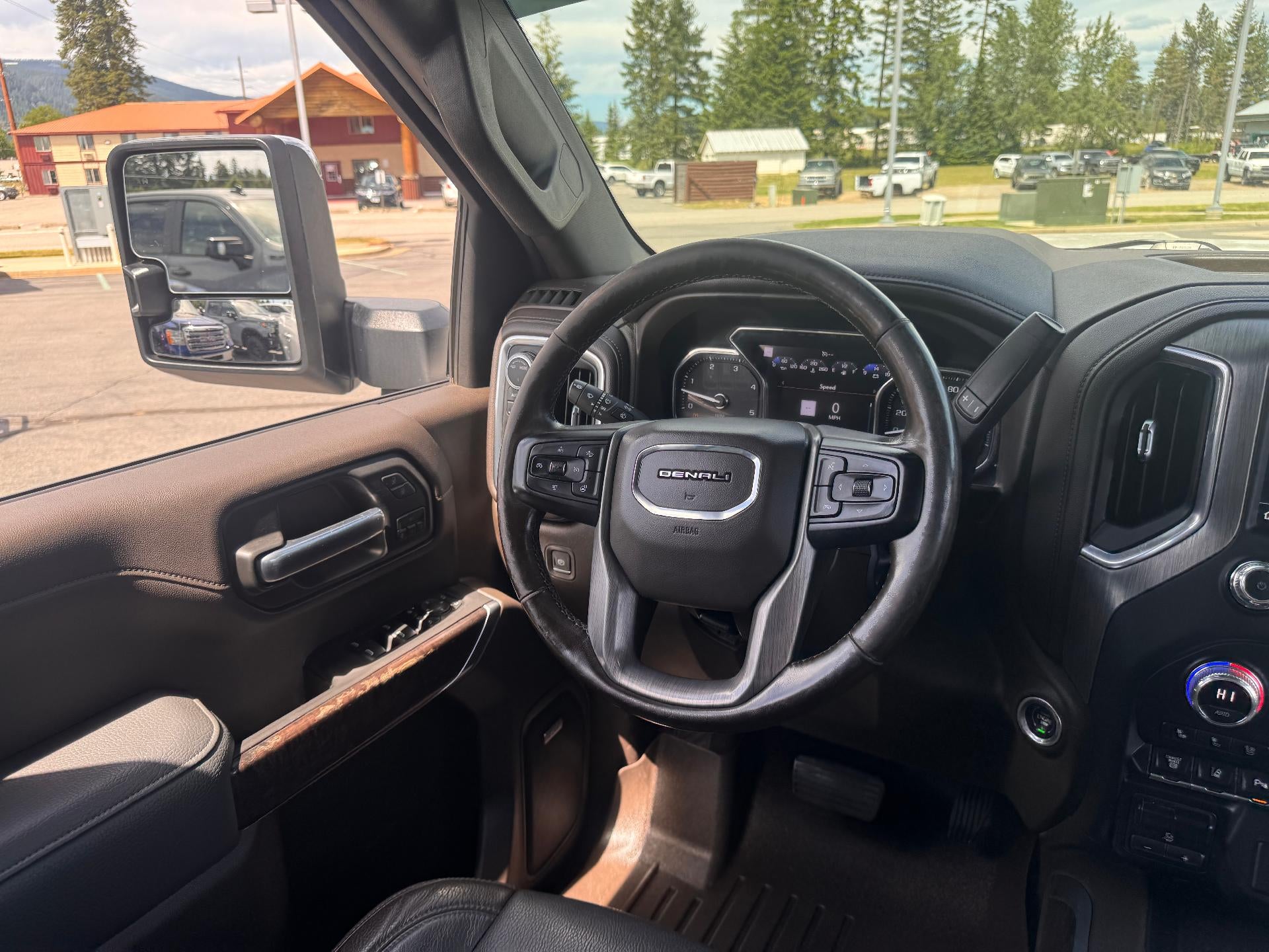 2020 GMC Sierra 2500 HD DENALI / CREW / DMAX DIESEL / ULTIMATE PCKG / SHORT BOX / 1 OWNER TRADE