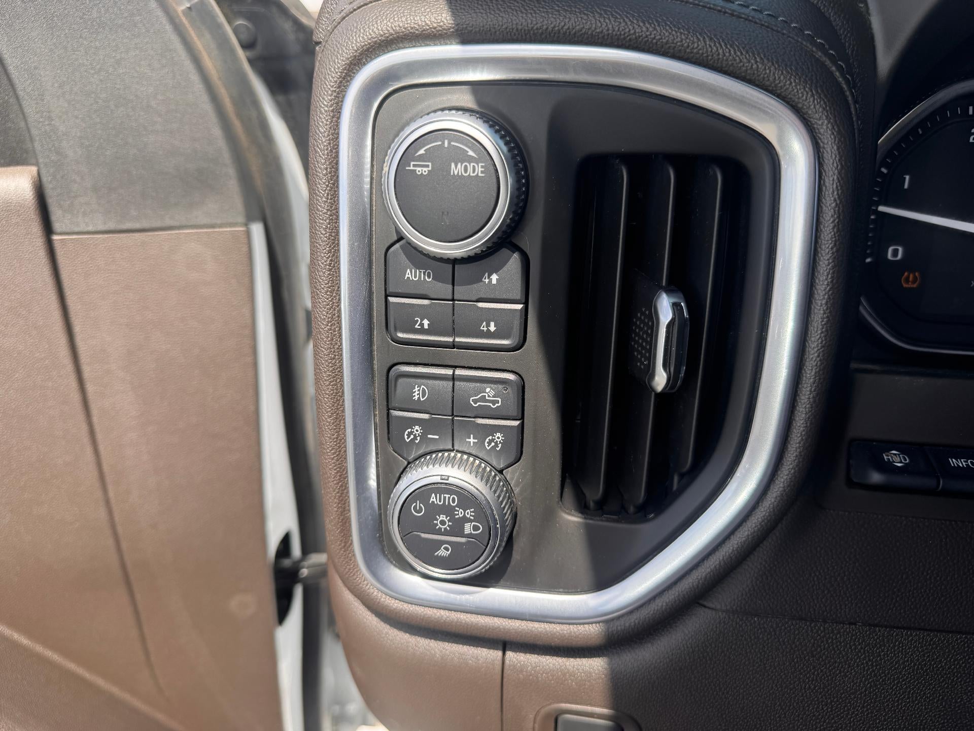 2020 GMC Sierra 2500 HD DENALI / CREW / DMAX DIESEL / ULTIMATE PCKG / SHORT BOX / 1 OWNER TRADE