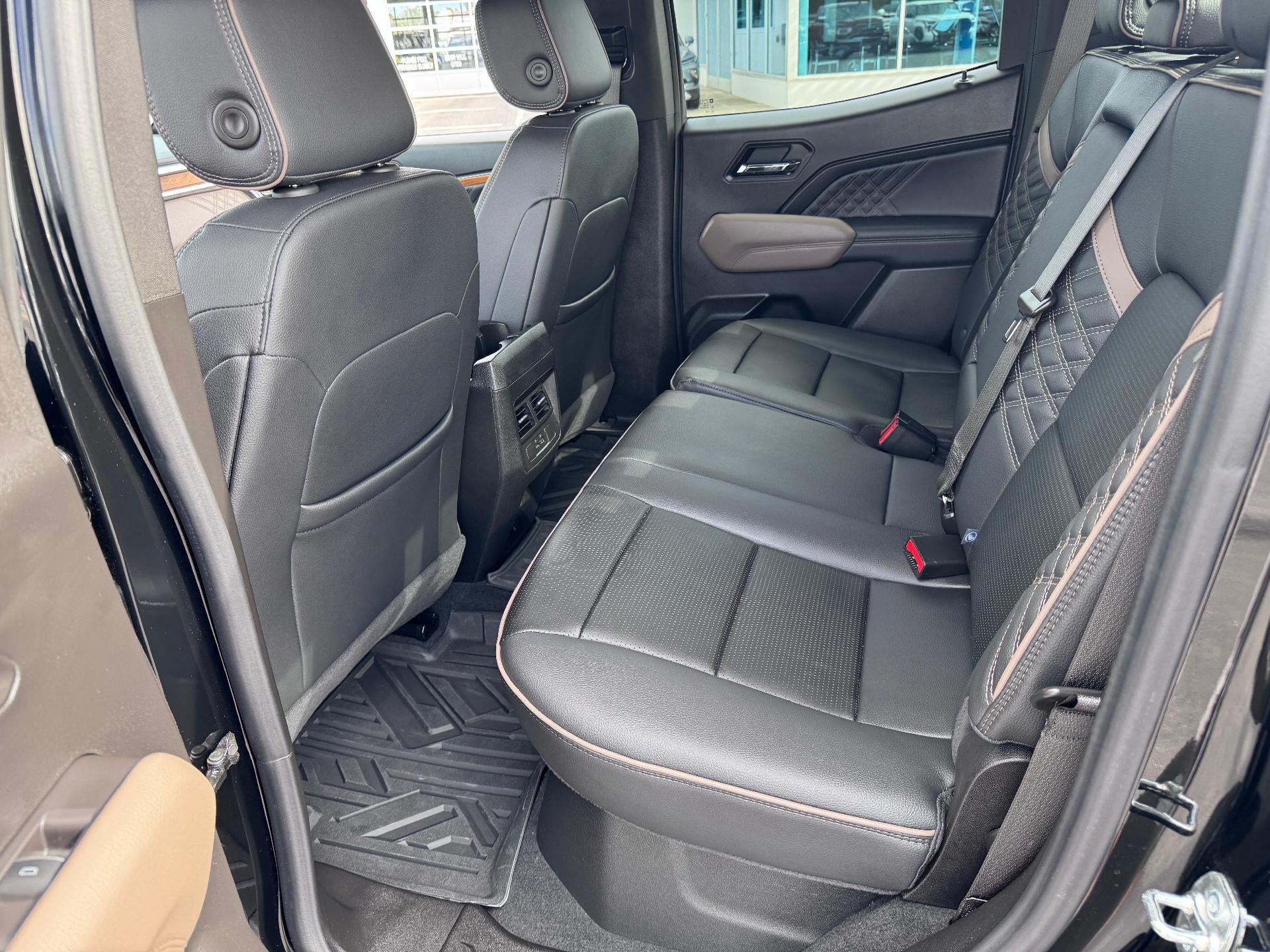 2025 GMC Canyon DENALI / CREW / 2.7 TURBOMAX / PANO SUNROOF / BLACK EDITION / 13K MILES