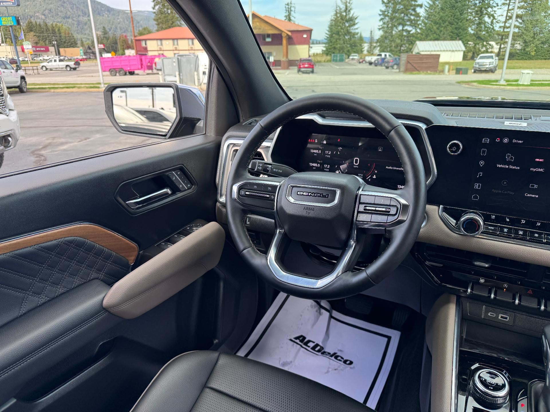 2025 GMC Canyon DENALI / CREW / 2.7 TURBOMAX / PANO SUNROOF / BLACK EDITION / 13K MILES