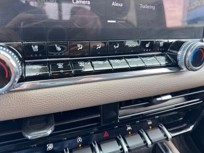 2025 GMC Canyon DENALI / CREW / 2.7 TURBOMAX / PANO SUNROOF / BLACK EDITION / 13K MILES