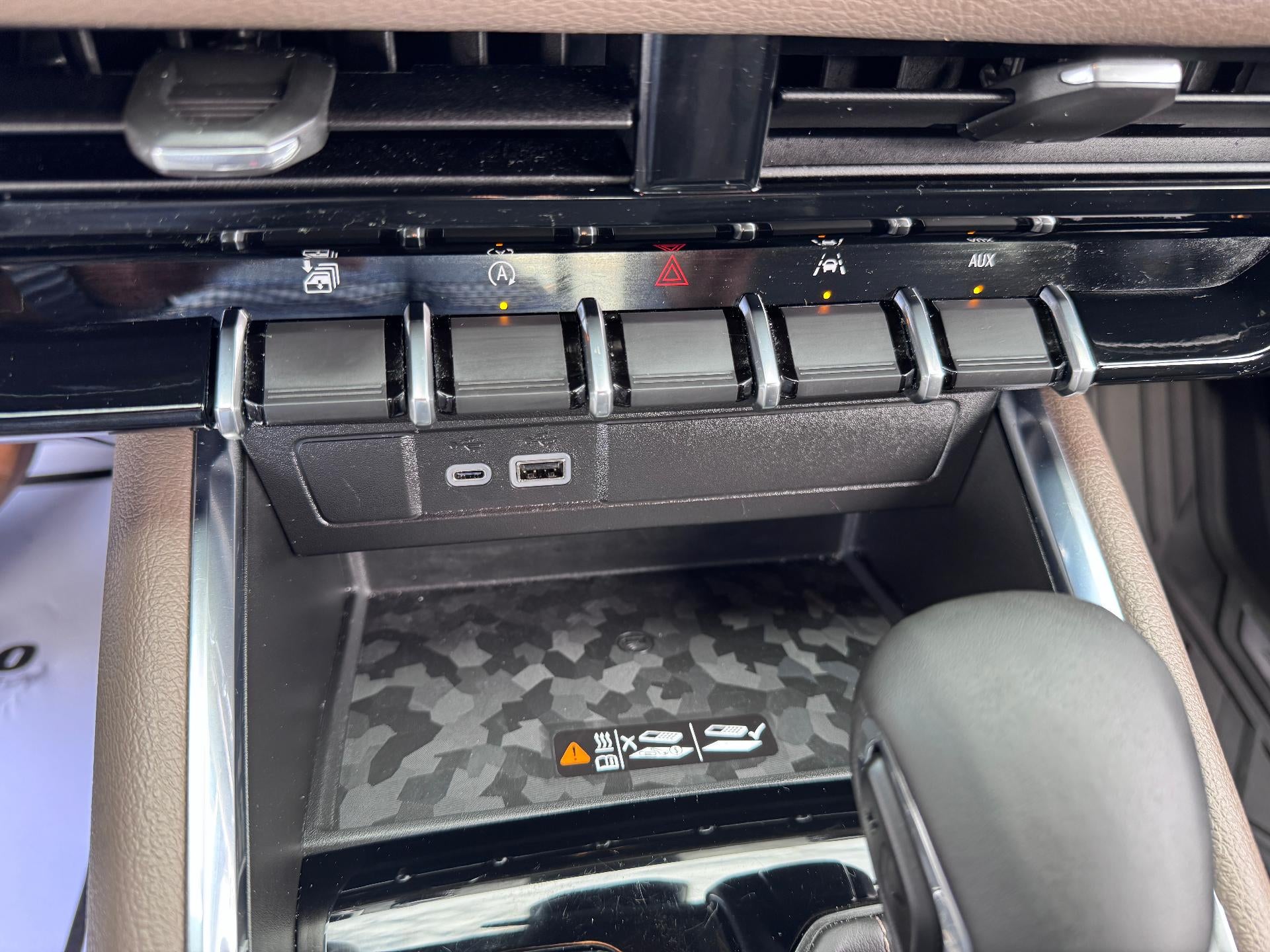 2025 GMC Canyon DENALI / CREW / 2.7 TURBOMAX / PANO SUNROOF / BLACK EDITION / 13K MILES