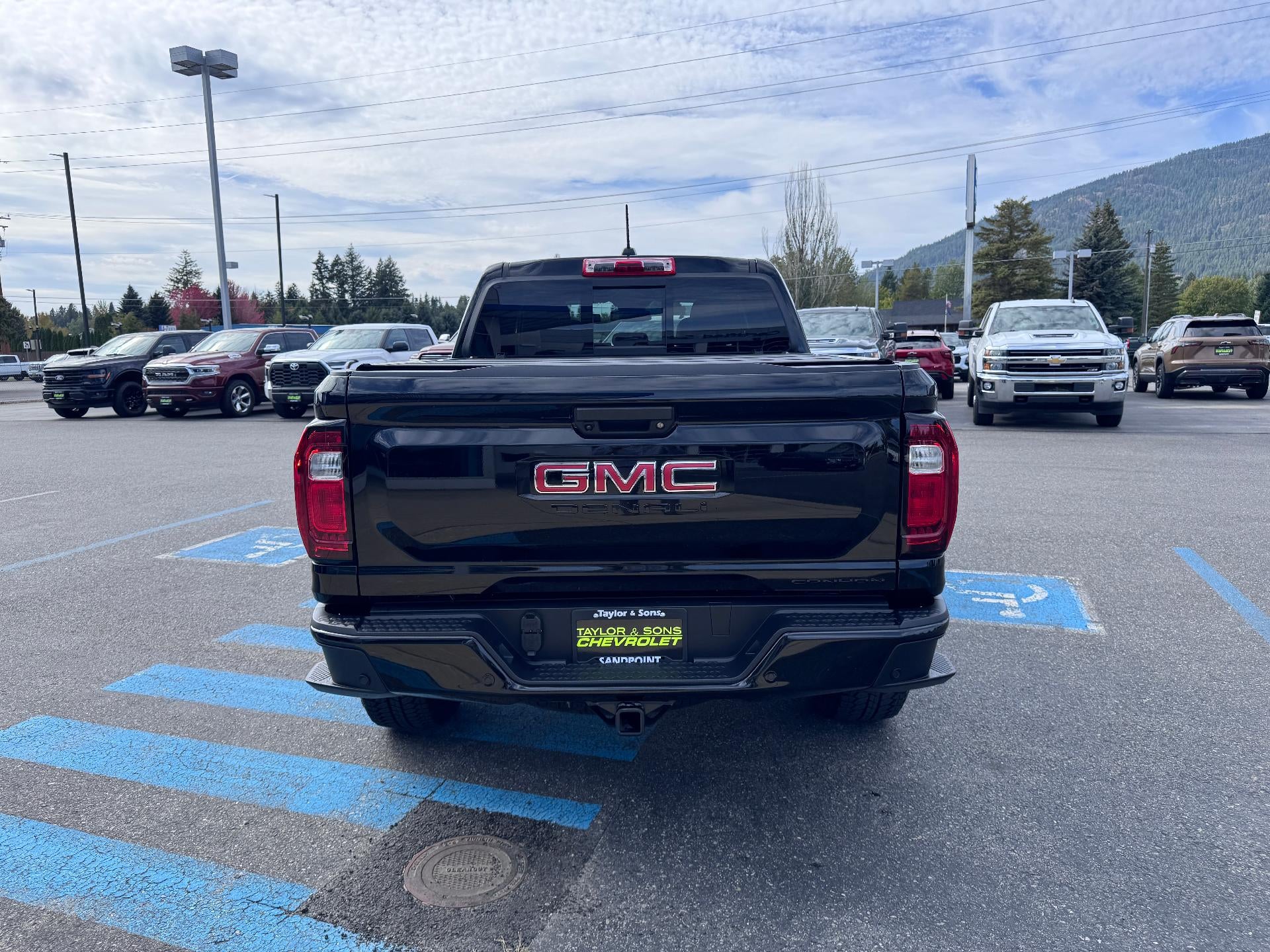 2025 GMC Canyon DENALI / CREW / 2.7 TURBOMAX / PANO SUNROOF / BLACK EDITION / 13K MILES