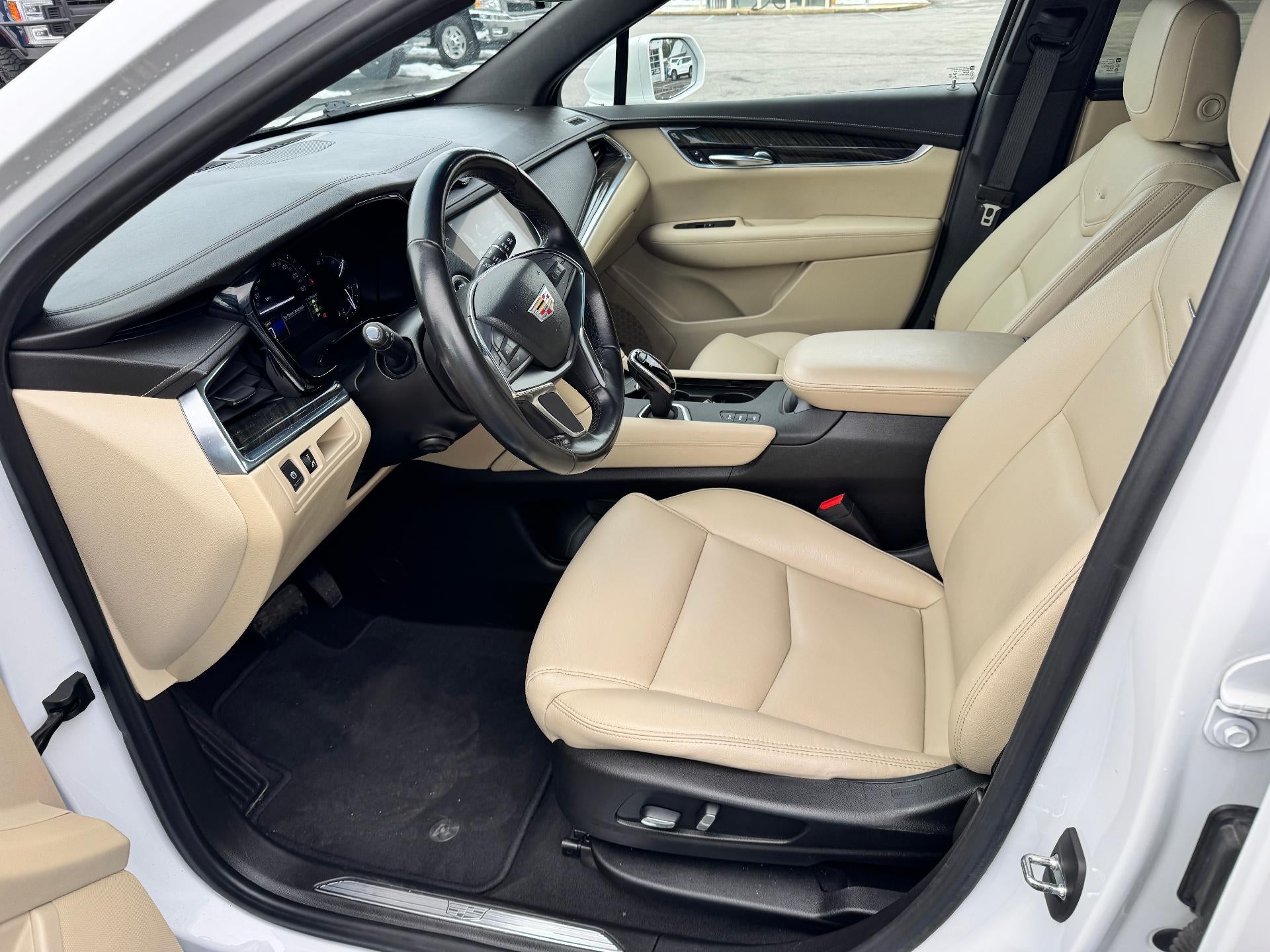 2019 Cadillac XT5 ALL WHEEL DRIVE / LEATHER / HEATED SEATS / LOCAL TRADE / 58K MILES