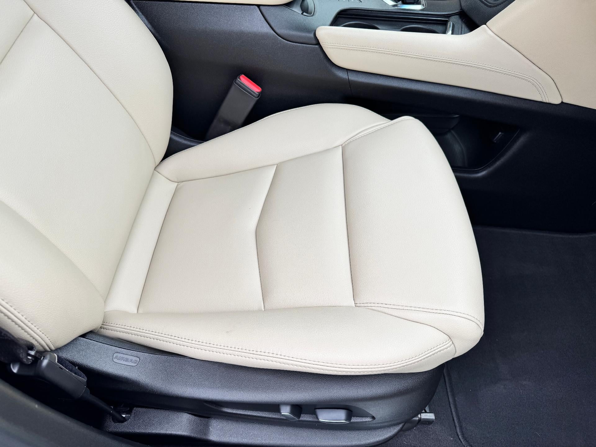 2019 Cadillac XT5 ALL WHEEL DRIVE / LEATHER / HEATED SEATS / LOCAL TRADE / 58K MILES