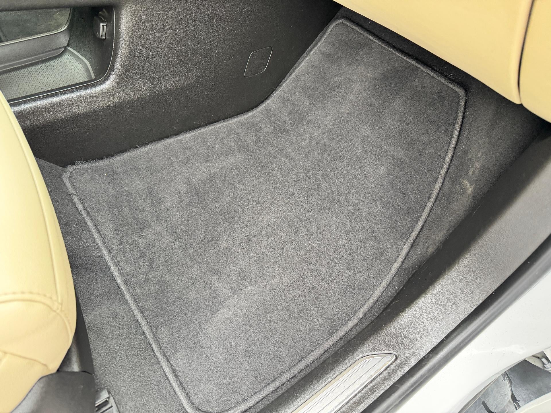 2019 Cadillac XT5 ALL WHEEL DRIVE / LEATHER / HEATED SEATS / LOCAL TRADE / 58K MILES