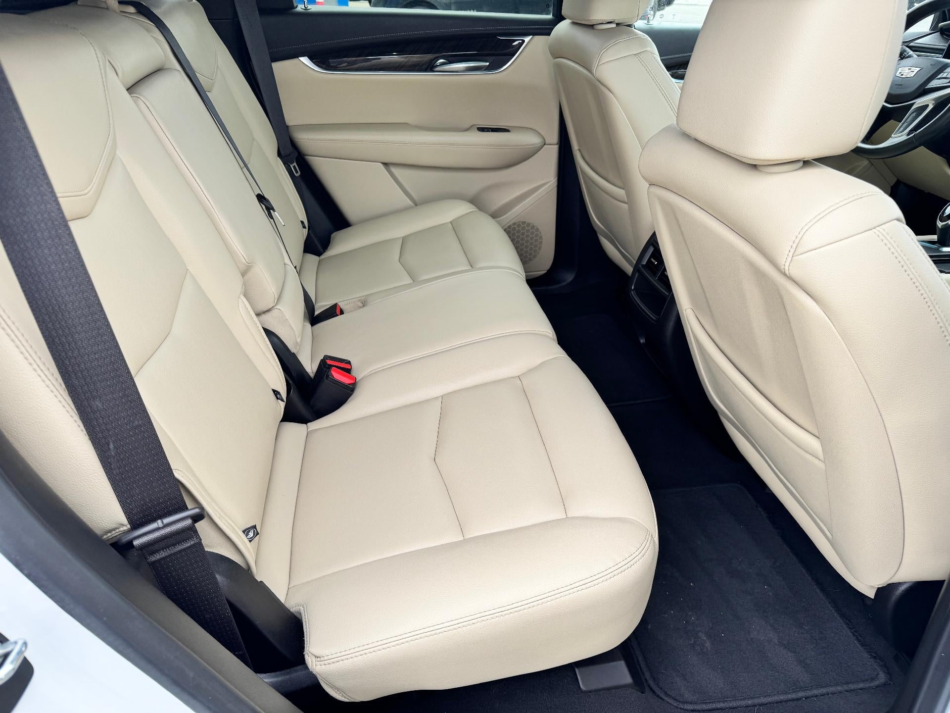 2019 Cadillac XT5 ALL WHEEL DRIVE / LEATHER / HEATED SEATS / LOCAL TRADE / 58K MILES