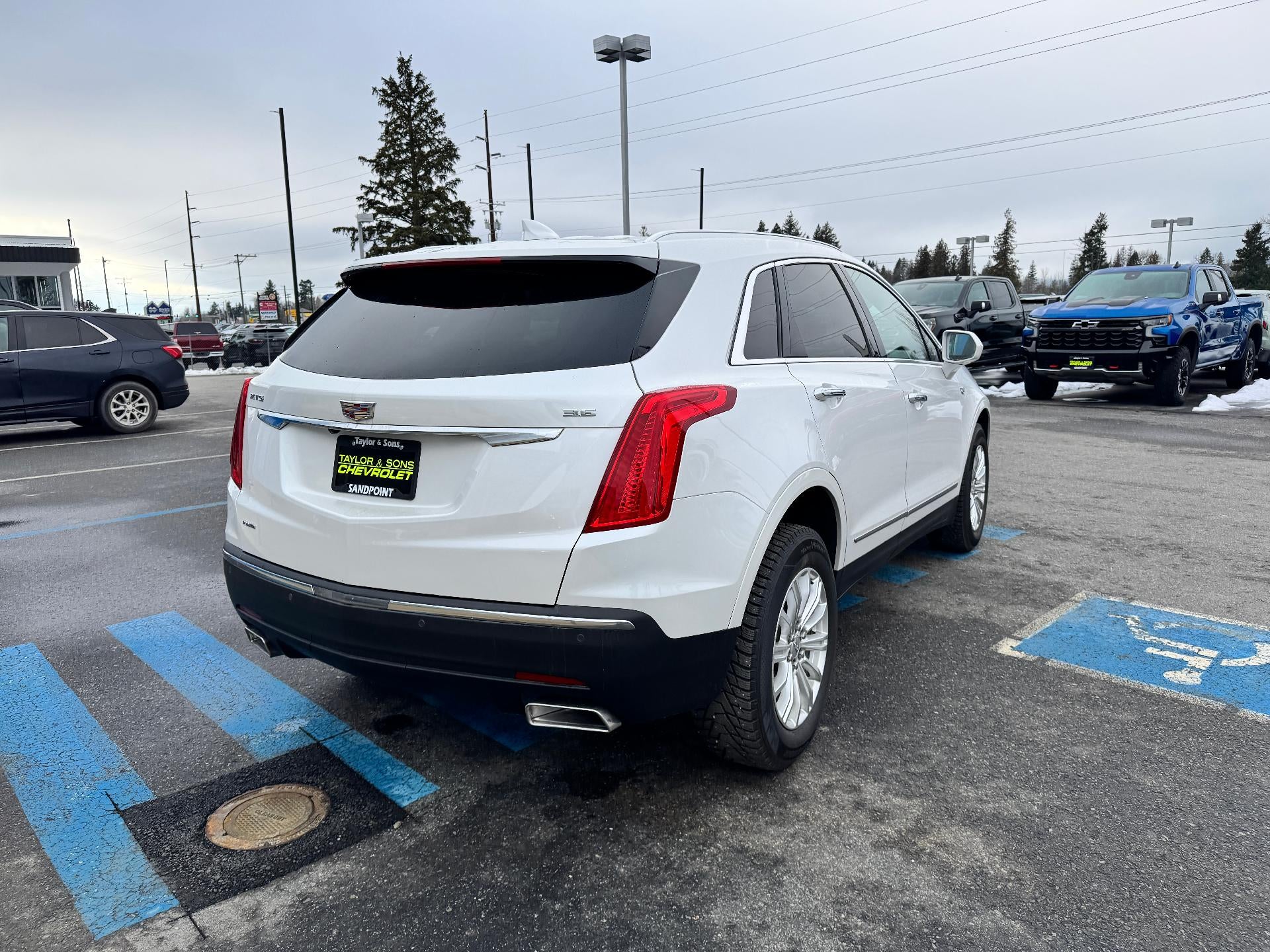 2019 Cadillac XT5 ALL WHEEL DRIVE / LEATHER / HEATED SEATS / LOCAL TRADE / 58K MILES